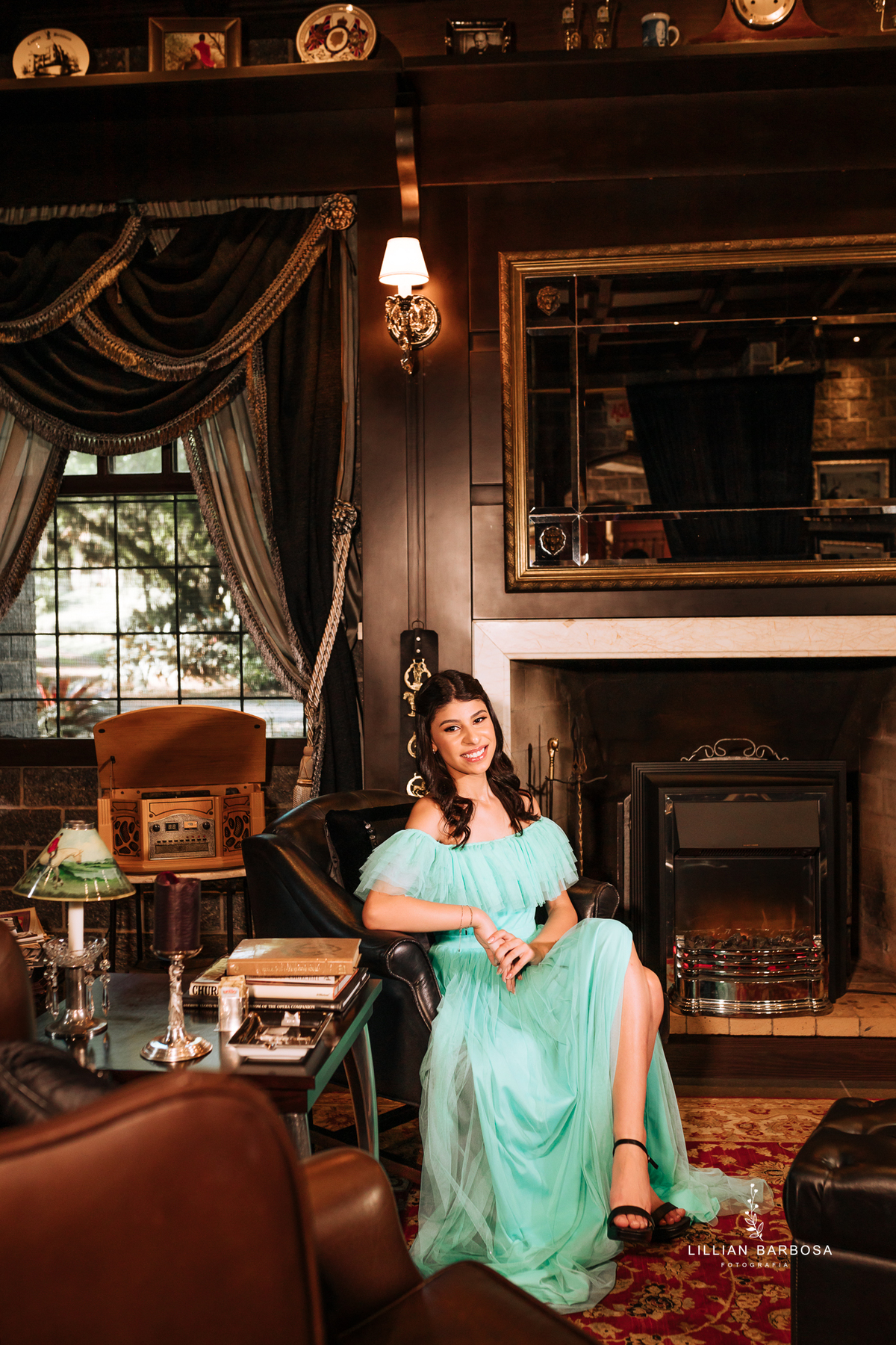 ensaio-de-quinze-anos-no-castelo-britanico-santa-catarina-lillian-barbosa-fotografia--de-serra-do-rio-do-rastro-fotografa-de-lauro-muller-