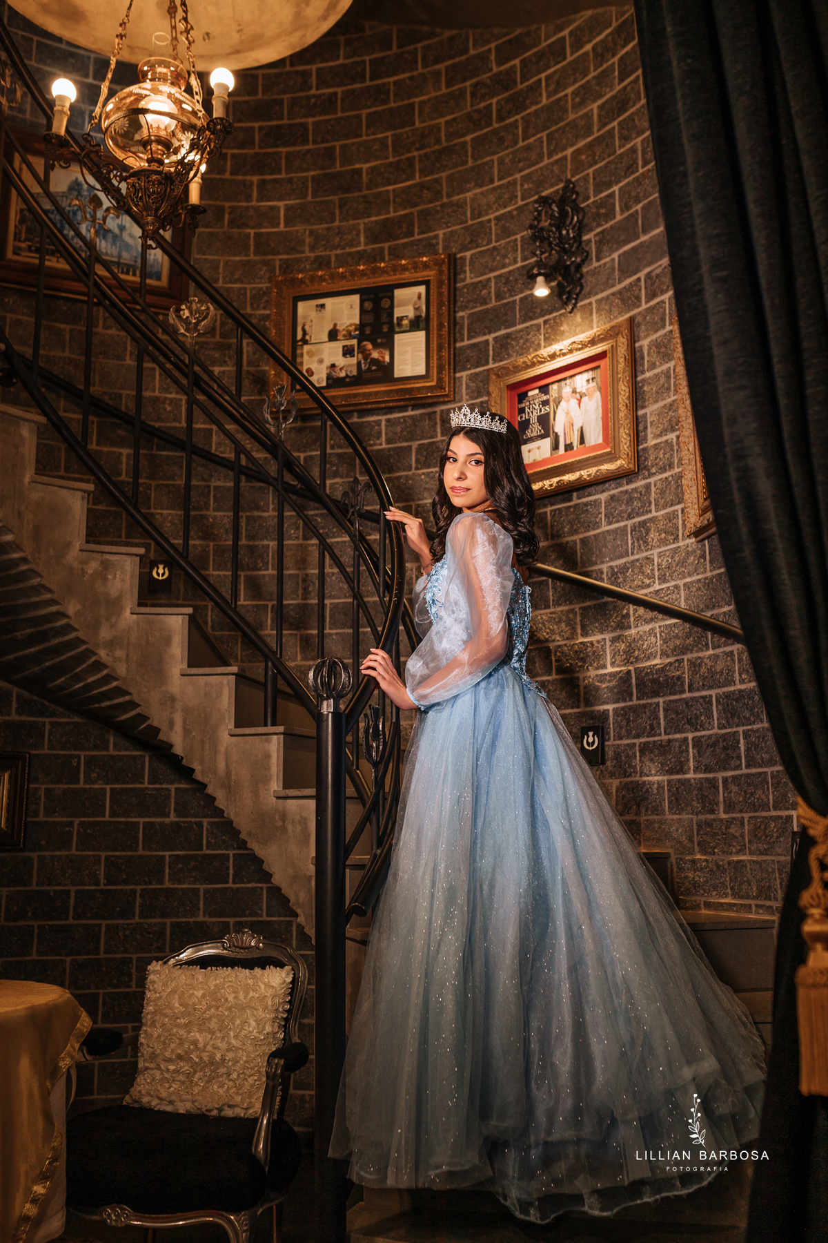 ensaio-de-quinze-anos-no-castelo-britanico-santa-catarina-lillian-barbosa-fotografia--de-serra-do-rio-do-rastro-fotografa-de-lauro-muller-