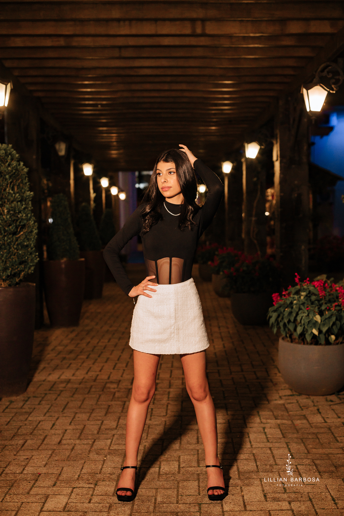 ensaio-de-quinze-anos-no-castelo-britanico-santa-catarina-lillian-barbosa-fotografia--de-serra-do-rio-do-rastro-fotografa-de-lauro-muller-