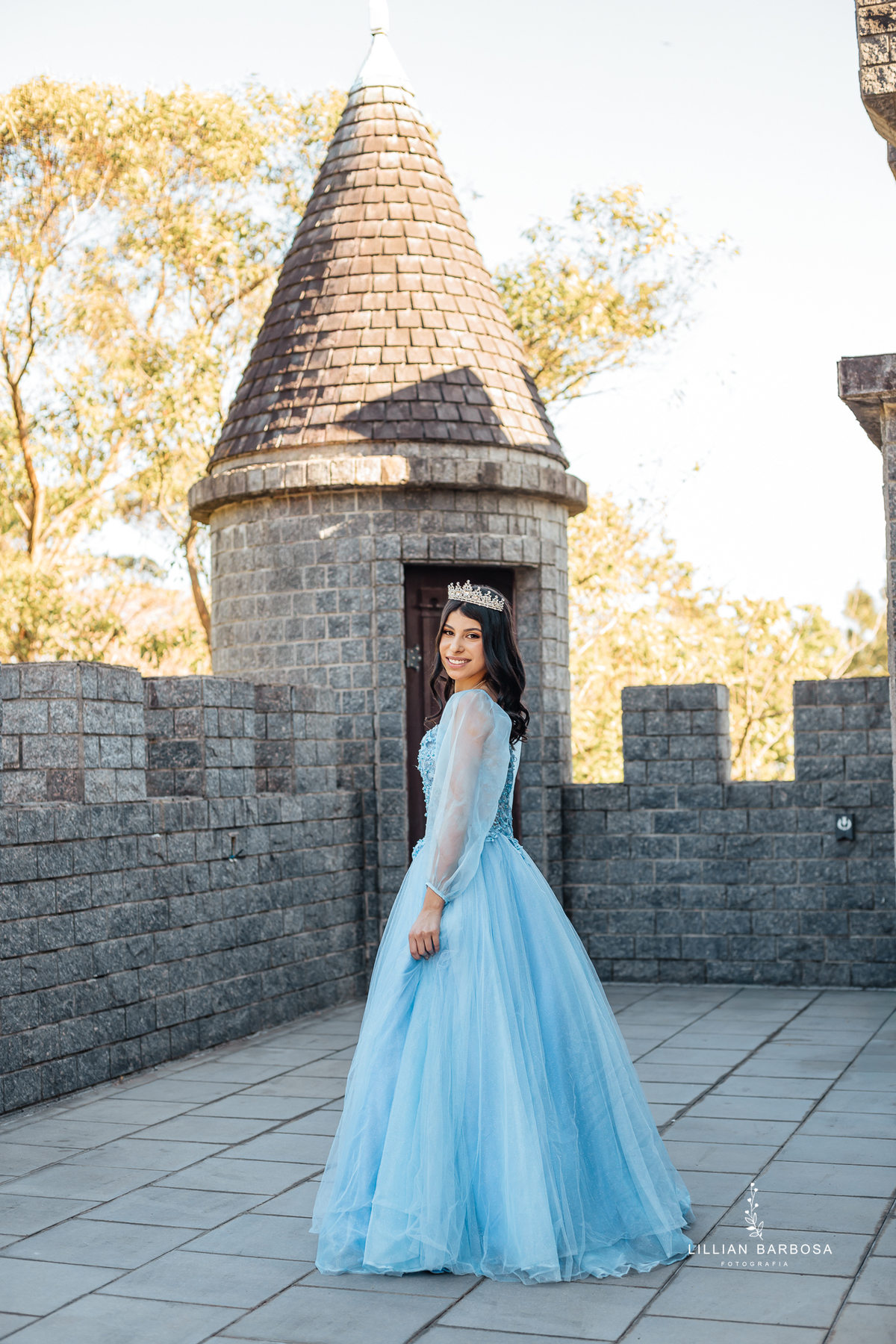 ensaio-de-quinze-anos-no-castelo-britanico-santa-catarina-lillian-barbosa-fotografia--de-serra-do-rio-do-rastro-fotografa-de-lauro-muller-