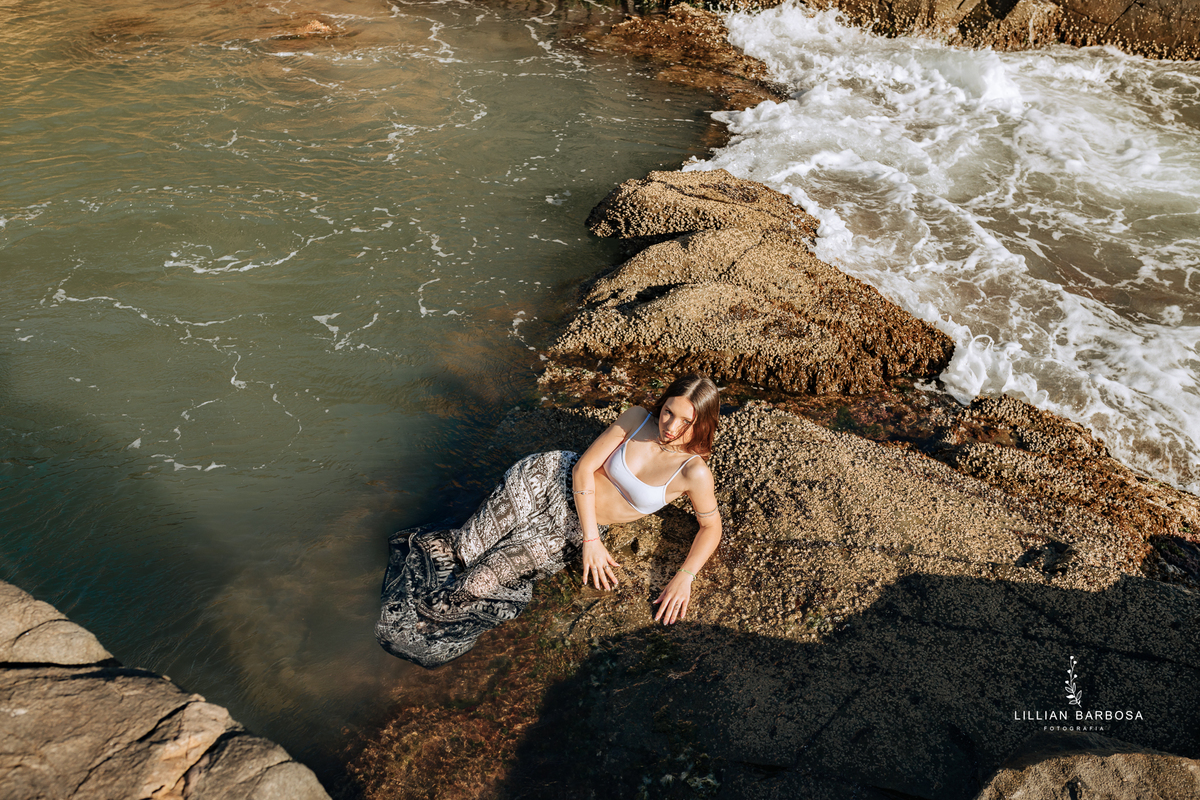 ensaio-de-quinze-anos-na-praia-santa-catarina-lillian-barbosa-fotografia-de-praia-do-rosa-fotografa-de-lauro-muller-