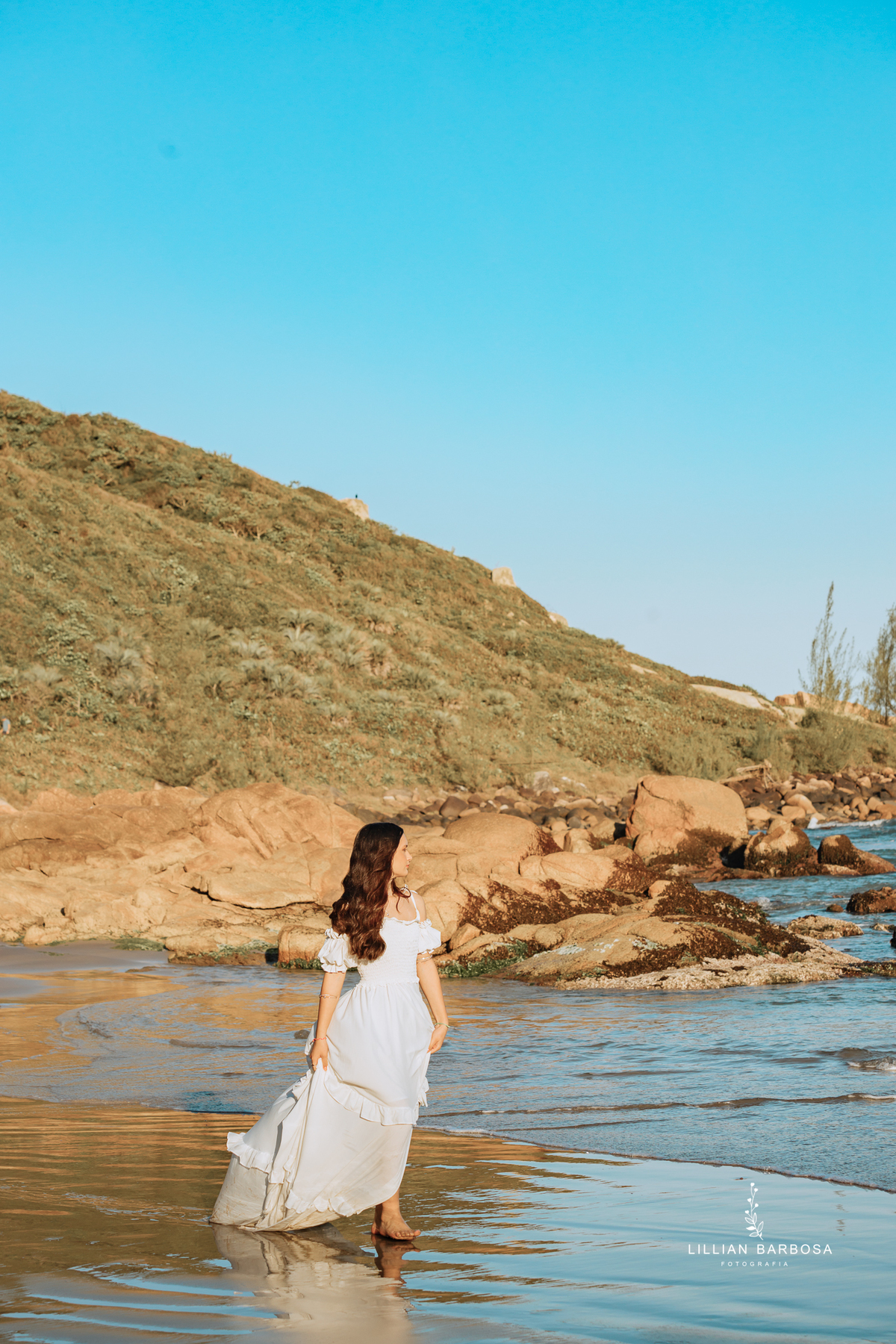 ensaio-de-quinze-anos-na-praia-santa-catarina-lillian-barbosa-fotografia-de-praia-do-rosa-fotografa-de-lauro-muller-