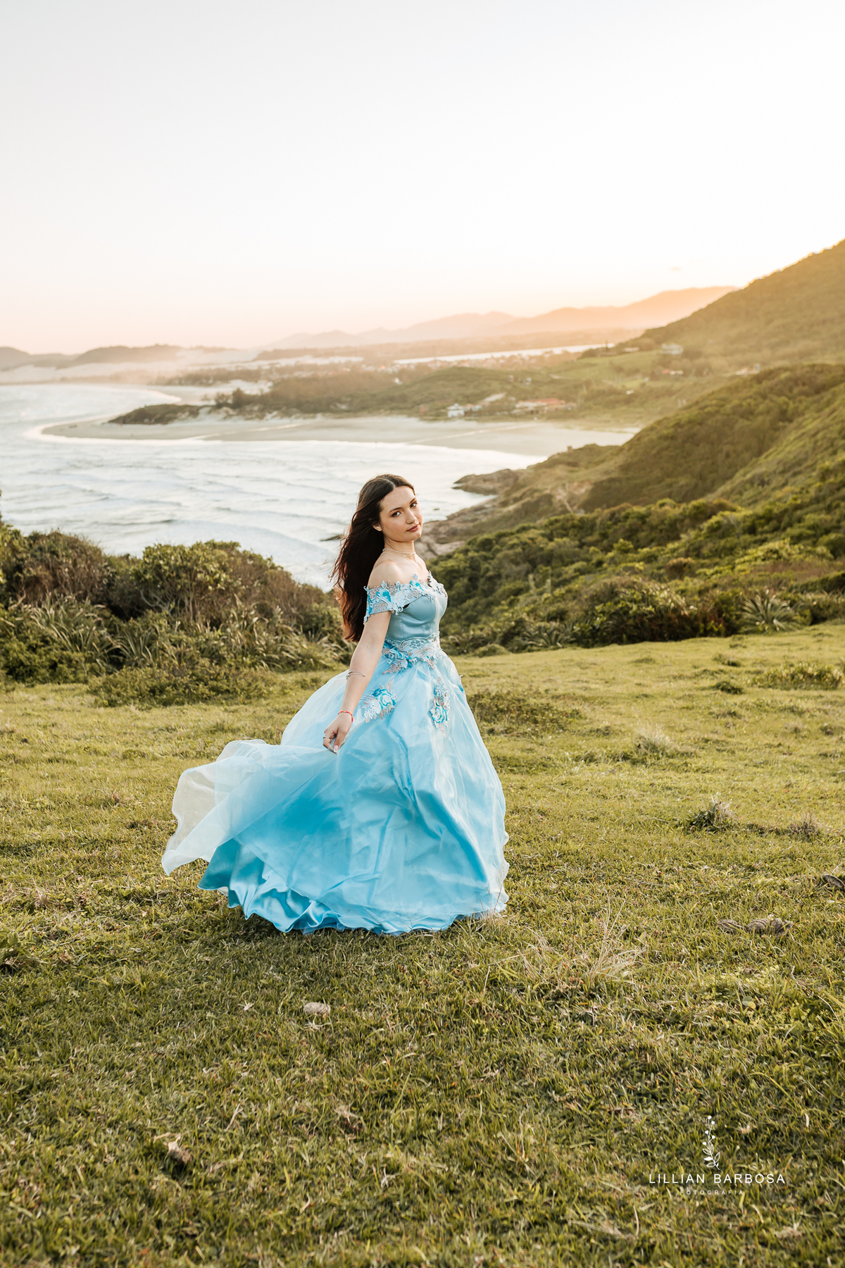 ensaio-de-quinze-anos-na-praia-santa-catarina-lillian-barbosa-fotografia-de-praia-do-rosa-fotografa-de-lauro-muller-