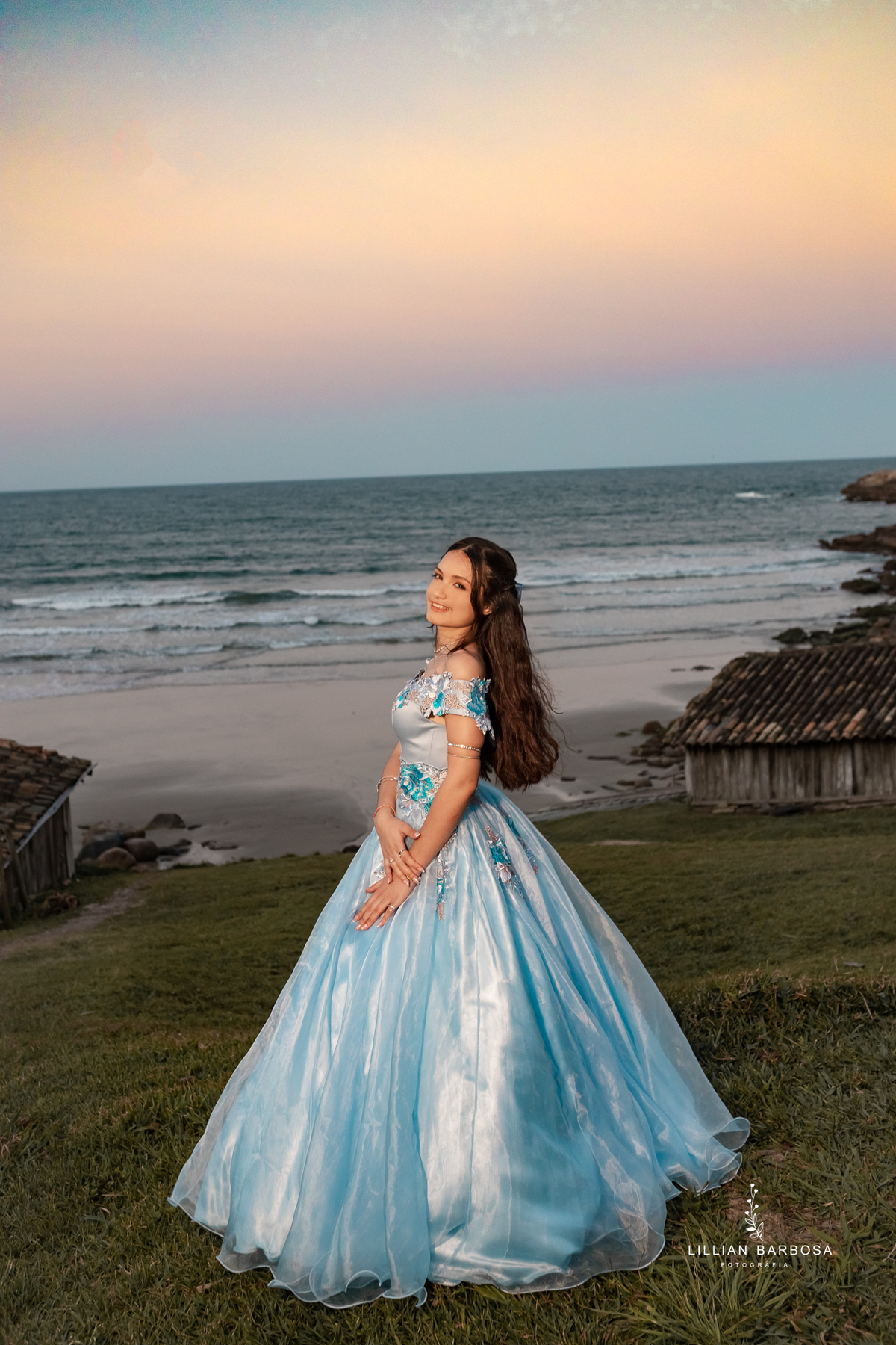 ensaio-de-quinze-anos-na-praia-santa-catarina-lillian-barbosa-fotografia-de-praia-do-rosa-fotografa-de-lauro-muller-