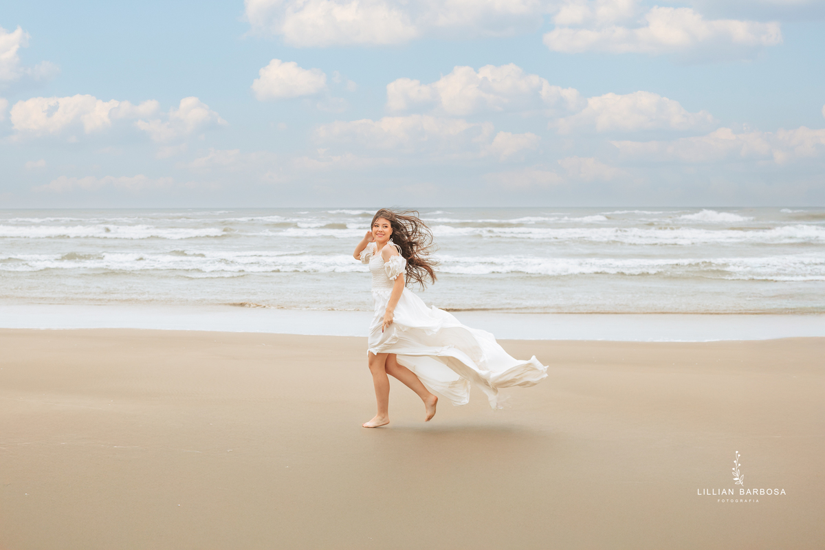 ensaio-de-quinze-anos-na-praia-santa-catarina-lillian-barbosa-fotografia-de-balneario-ricao-fotografa-de-lauro-muller-