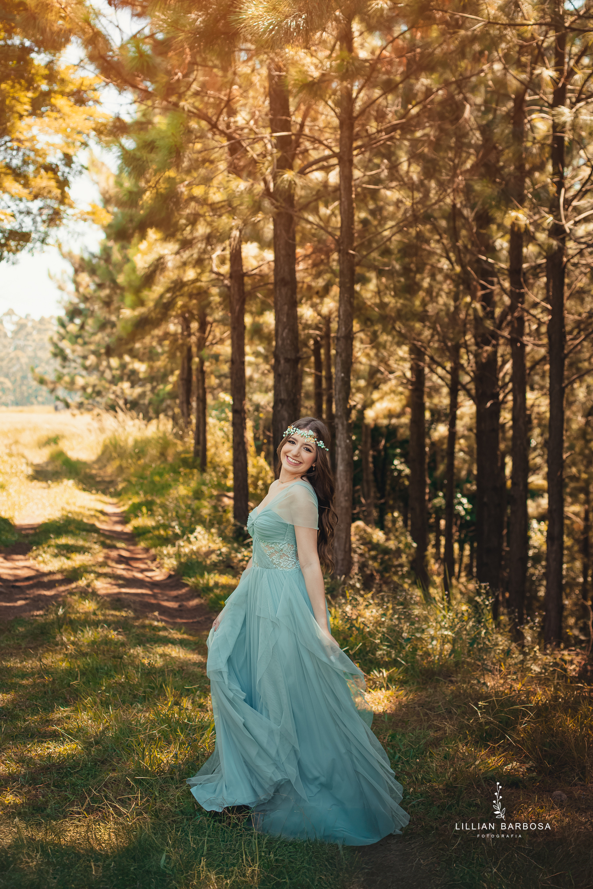 Ensaio-de-quinze-anos-ensaio-no-castelo-belvedere-saneio-treze-de-maio-santa-catarina-lillian-barbosa-fotografa-de-lauro-muller- 