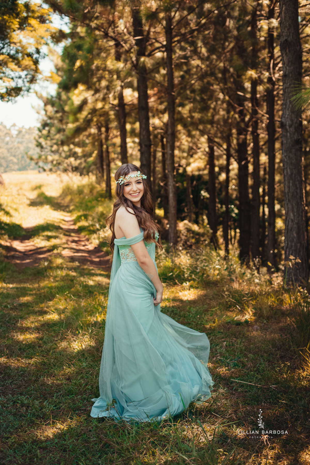 Ensaio-de-quinze-anos-ensaio-no-castelo-belvedere-saneio-treze-de-maio-santa-catarina-lillian-barbosa-fotografa-de-lauro-muller- 