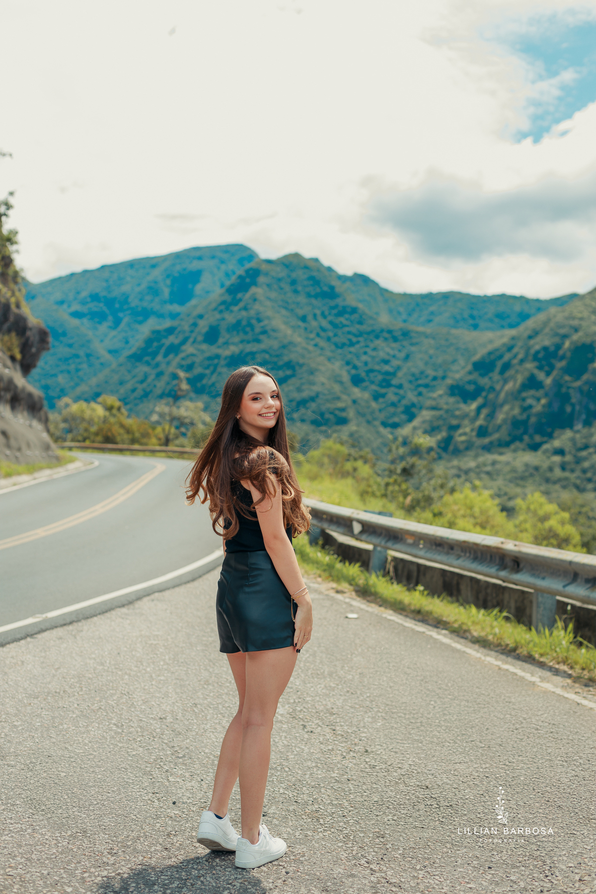 Ensaio-de-quinze-anos-ensaio-no-castelo-belvedere-saneio-treze-de-maio-santa-catarina-lillian-barbosa-fotografa-de-lauro-muller-