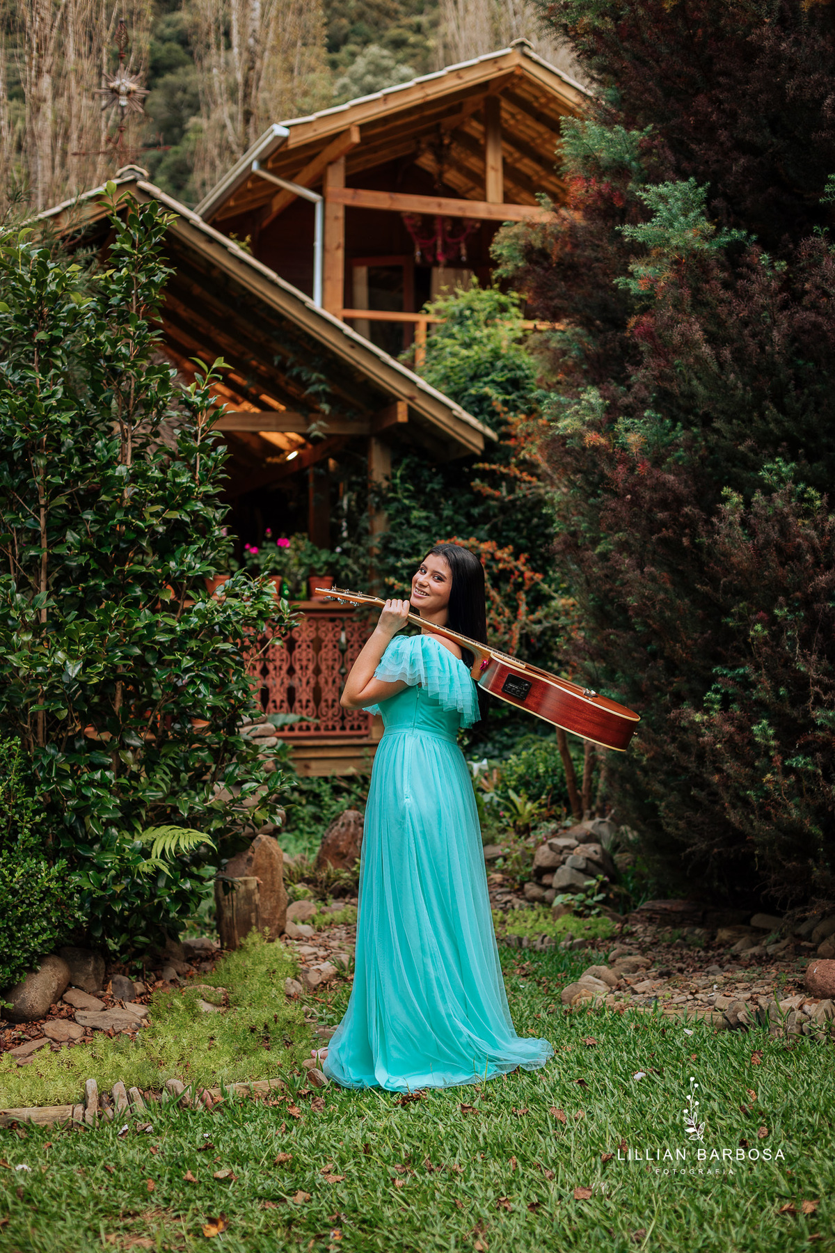 ensaio-de-quinze-anos-no-jardim-secreto-urubici-ensaio-de-quize-anos-o-ar-livre-ensaio-em-urubici-fotografa-de-urubici-fotografa-de-j-lauro muller