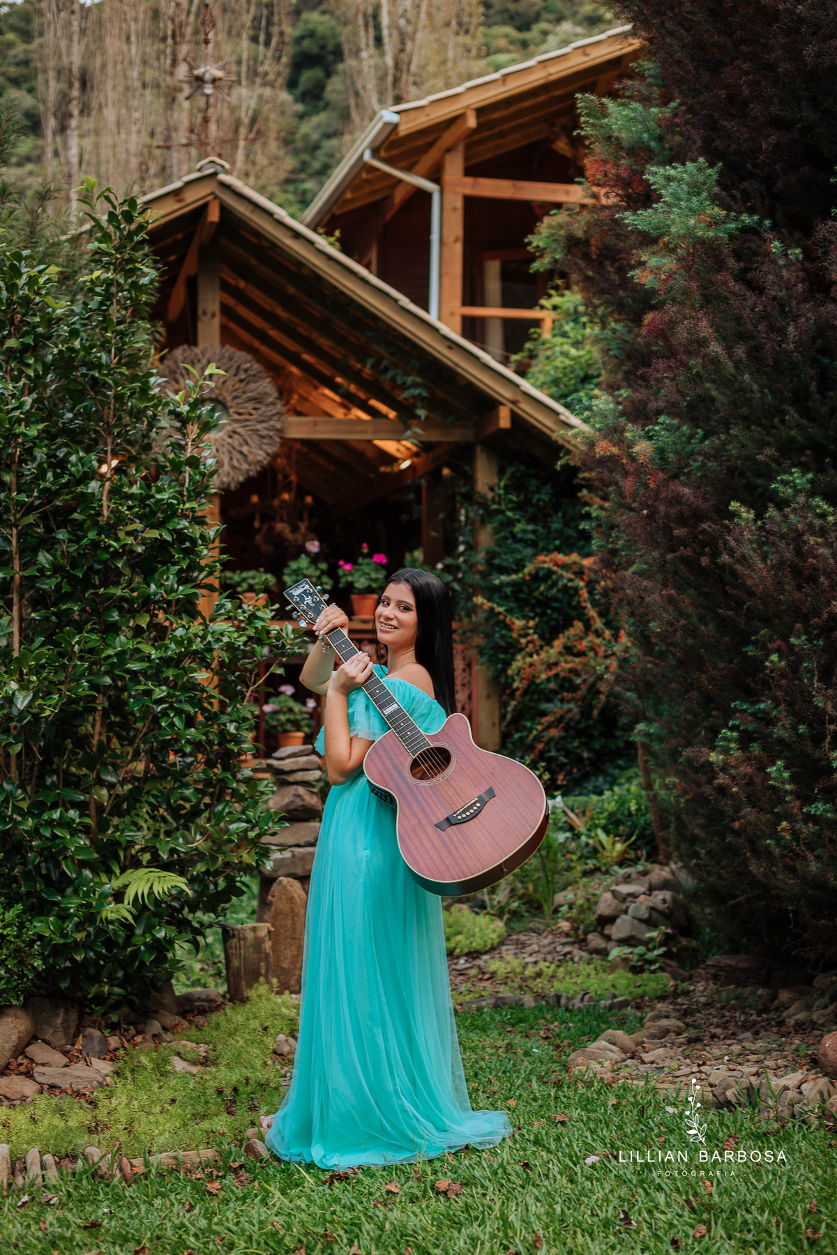 ensaio-de-quinze-anos-no-jardim-secreto-urubici-ensaio-de-quize-anos-o-ar-livre-ensaio-em-urubici-fotografa-de-urubici-fotografa-de-j-lauro muller