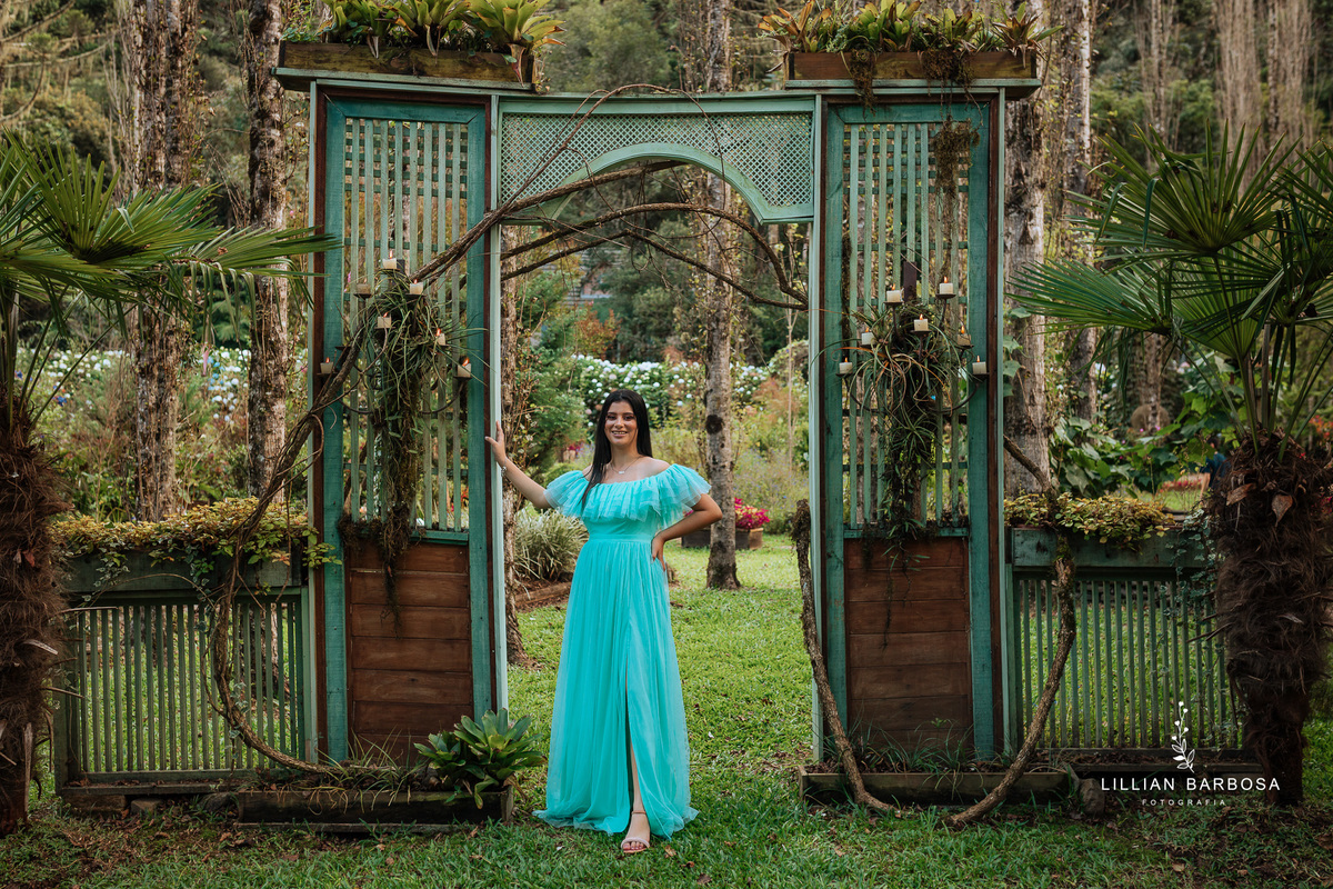 ensaio-de-quinze-anos-no-jardim-secreto-urubici-ensaio-de-quize-anos-o-ar-livre-ensaio-em-urubici-fotografa-de-urubici-fotografa-de-j-lauro muller
