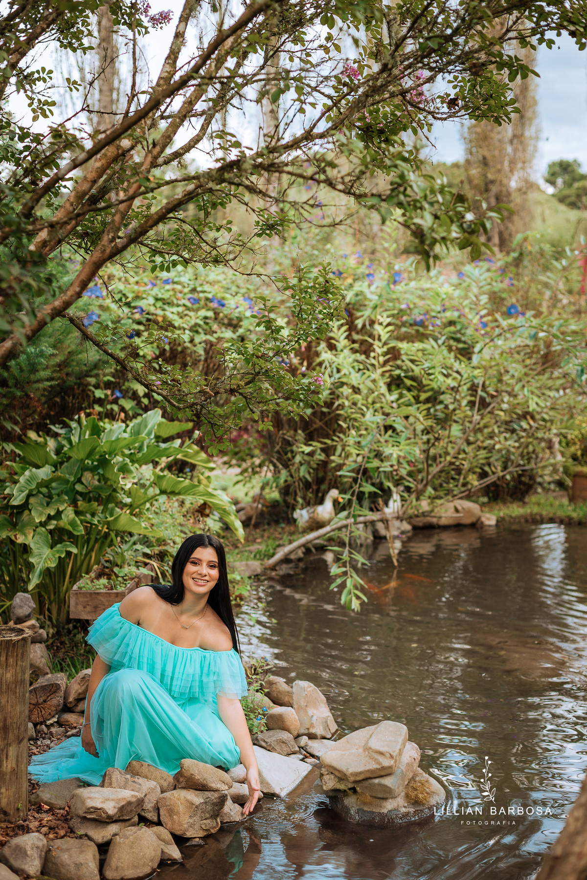 ensaio-de-quinze-anos-no-jardim-secreto-urubici-ensaio-de-quize-anos-o-ar-livre-ensaio-em-urubici-fotografa-de-urubici-fotografa-de-j-lauro muller
