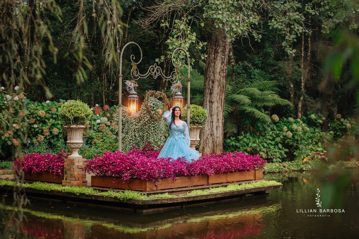 ensaio-de-quinze-anos-no-jardim-secreto-urubici-ensaio-de-quize-anos-o-ar-livre-ensaio-em-urubici-fotografa-de-urubici-fotografa-de-j-lauro muller