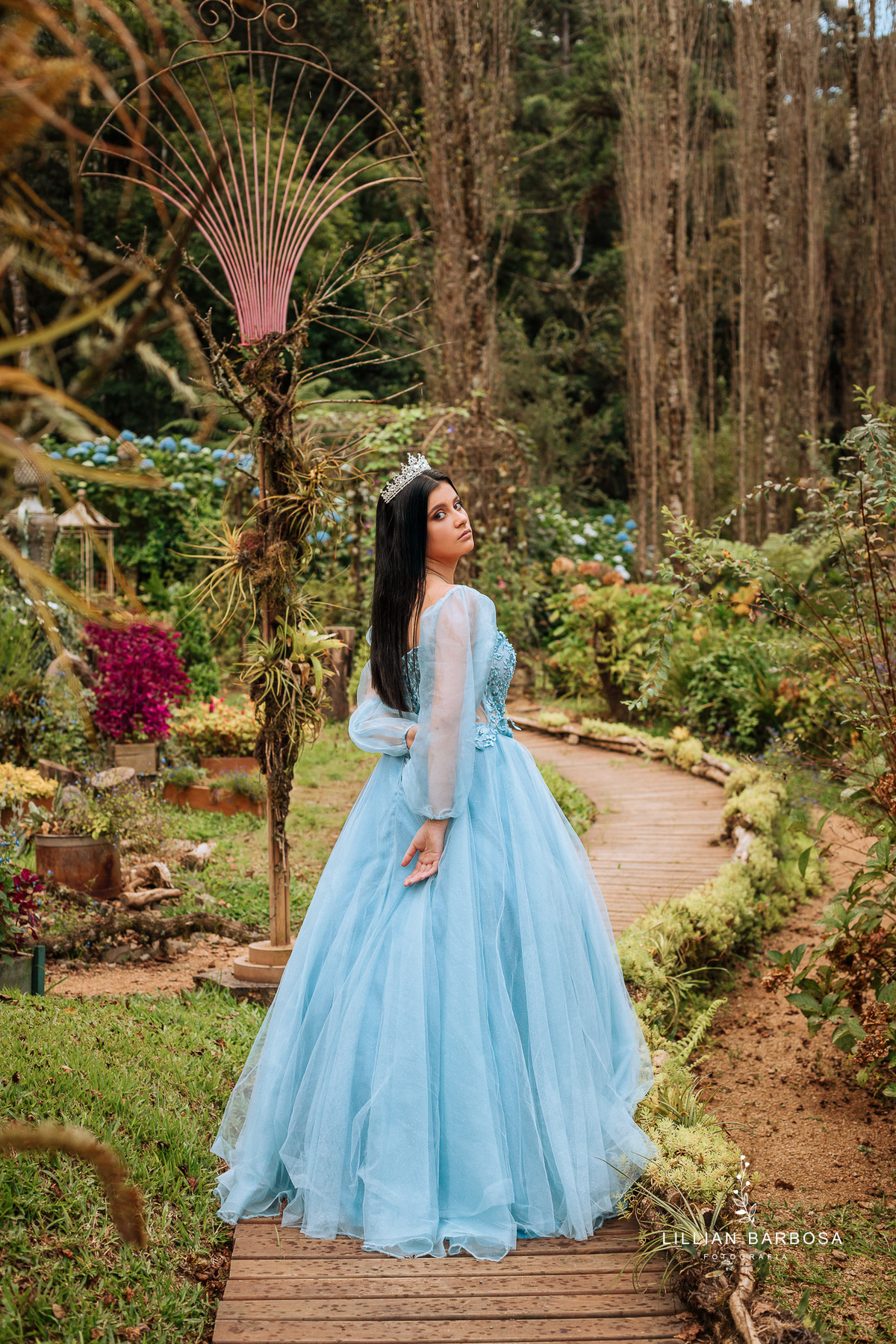 ensaio-de-quinze-anos-no-jardim-secreto-urubici-ensaio-de-quize-anos-o-ar-livre-ensaio-em-urubici-fotografa-de-urubici-fotografa-de-j-lauro muller