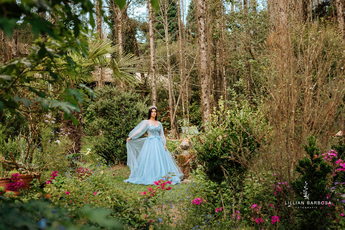 ensaio-de-quinze-anos-no-jardim-secreto-urubici-ensaio-de-quize-anos-o-ar-livre-ensaio-em-urubici-fotografa-de-urubici-fotografa-de-j-lauro muller