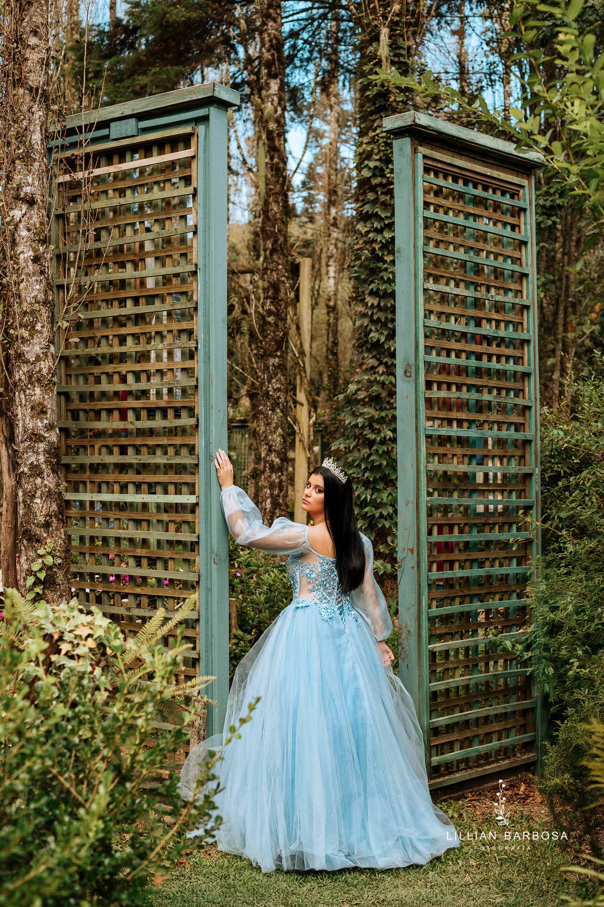 ensaio-de-quinze-anos-no-jardim-secreto-urubici-ensaio-de-quize-anos-o-ar-livre-ensaio-em-urubici-fotografa-de-urubici-fotografa-de-j-lauro muller