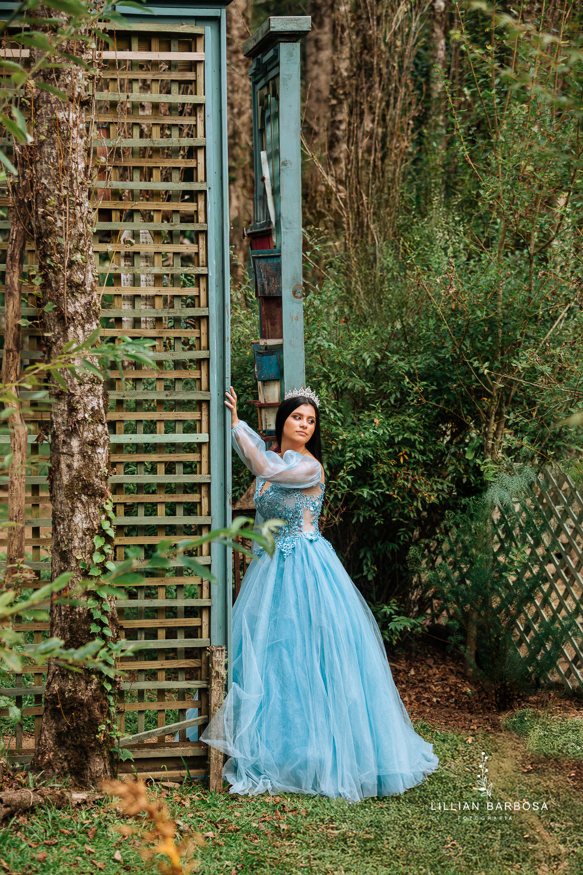 ensaio-de-quinze-anos-no-jardim-secreto-urubici-ensaio-de-quize-anos-o-ar-livre-ensaio-em-urubici-fotografa-de-urubici-fotografa-de-j-lauro muller