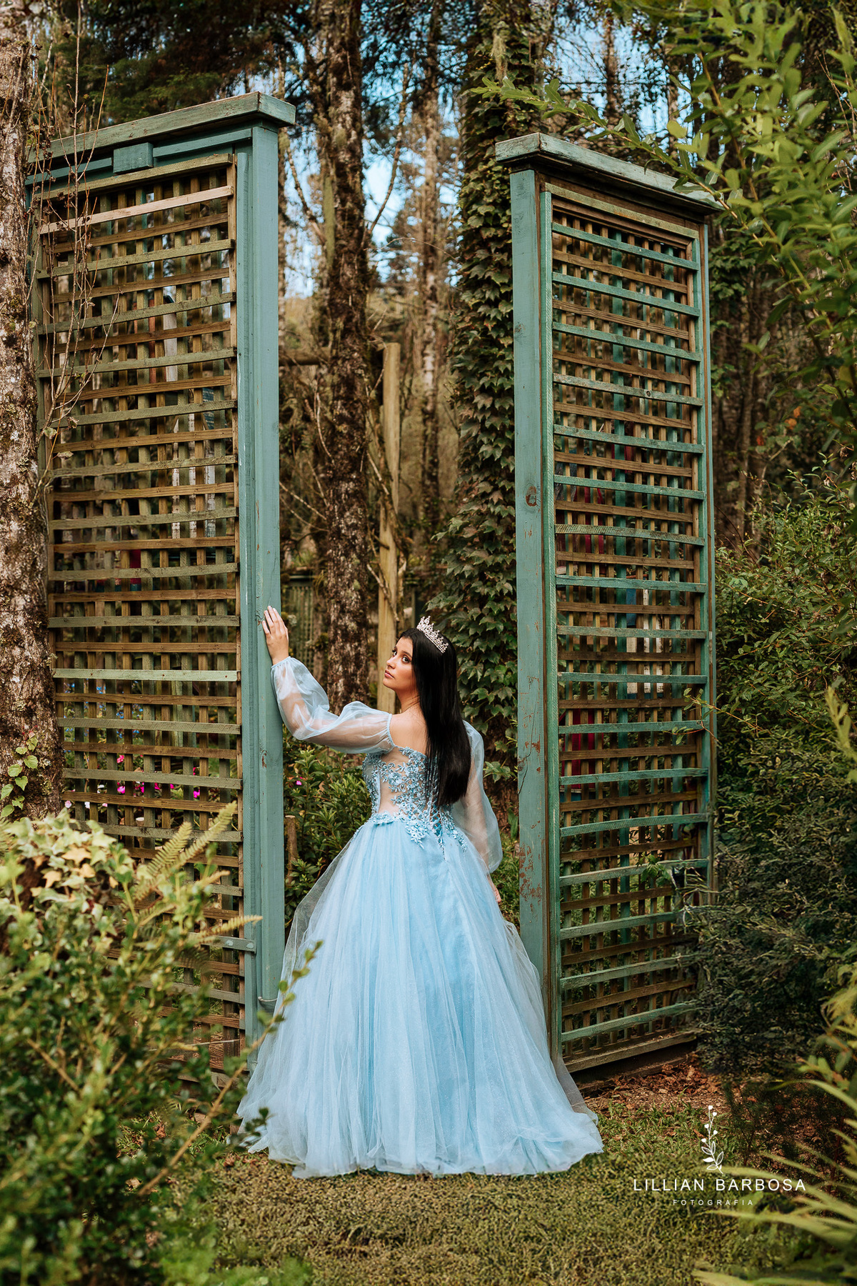 ensaio-de-quinze-anos-no-jardim-secreto-urubici-ensaio-de-quize-anos-o-ar-livre-ensaio-em-urubici-fotografa-de-urubici-fotografa-de-j-lauro muller