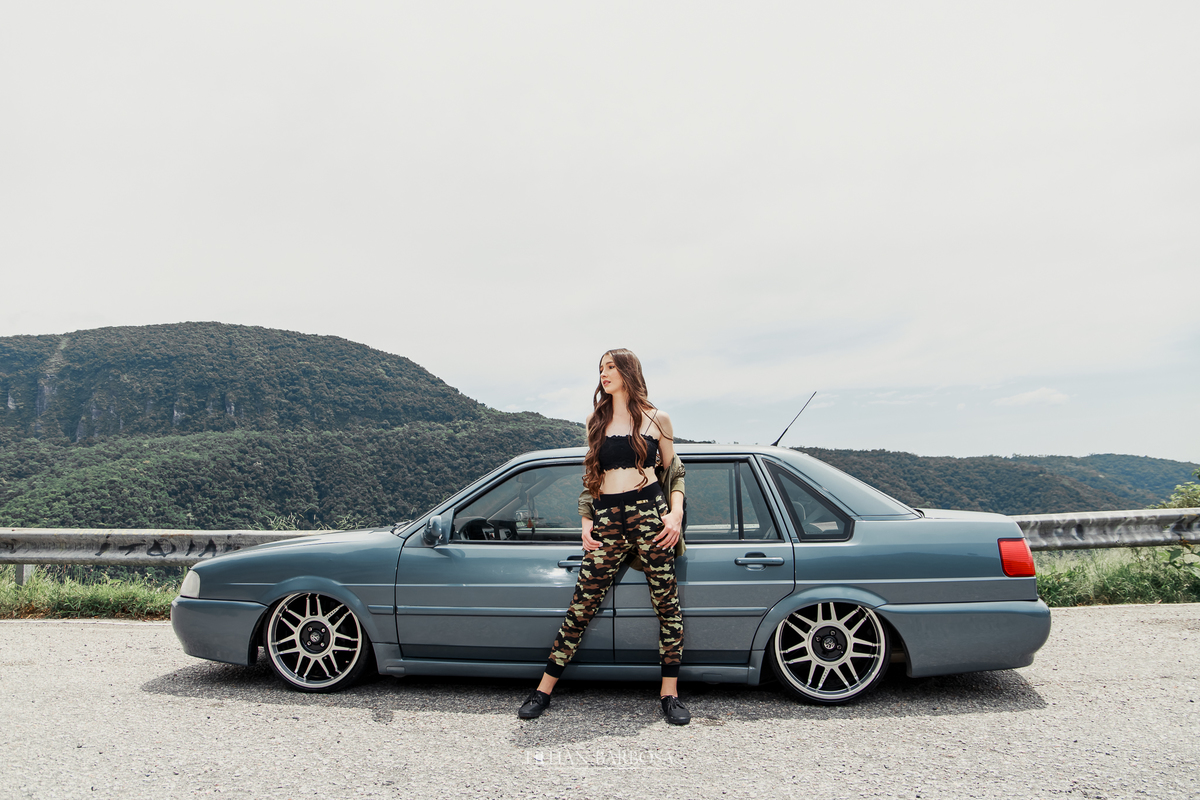 Ensaio de quinze anos na serra do rio do rastro apaixonados por carro antigo santana