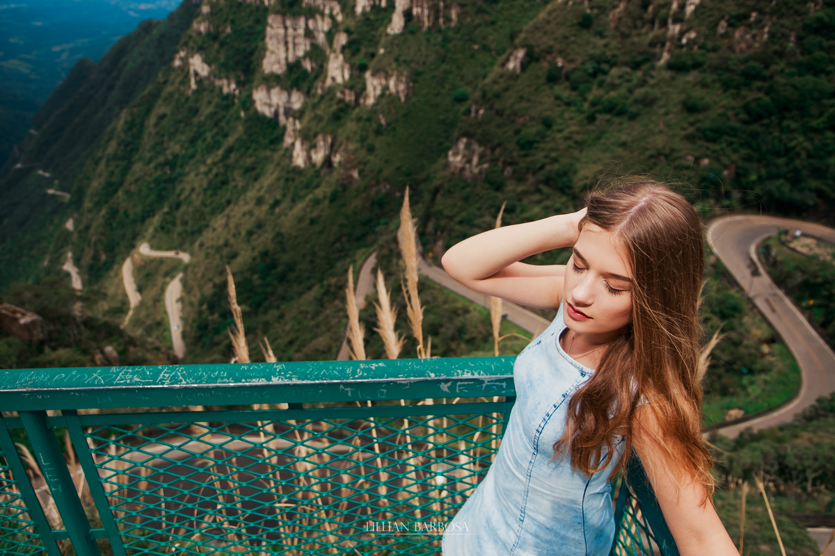 Ensaio externo de 15 anos na serra do rio do rastro mirante do meio da serra