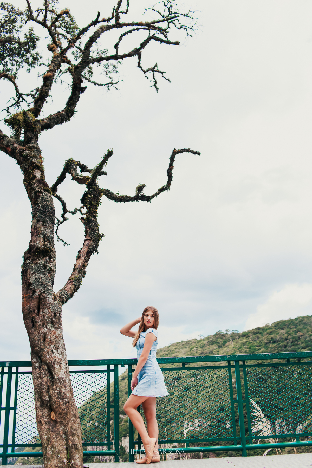 Ensaio externo de 15 anos na serra do rio do rastro mirante do meio da serra