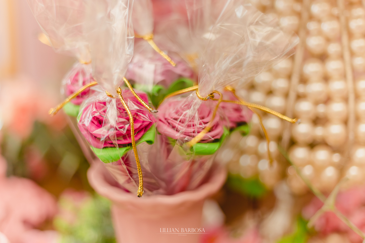 aniversário infantil de um ano de menina, jardim encantado, lembrancinha, caneta decorada