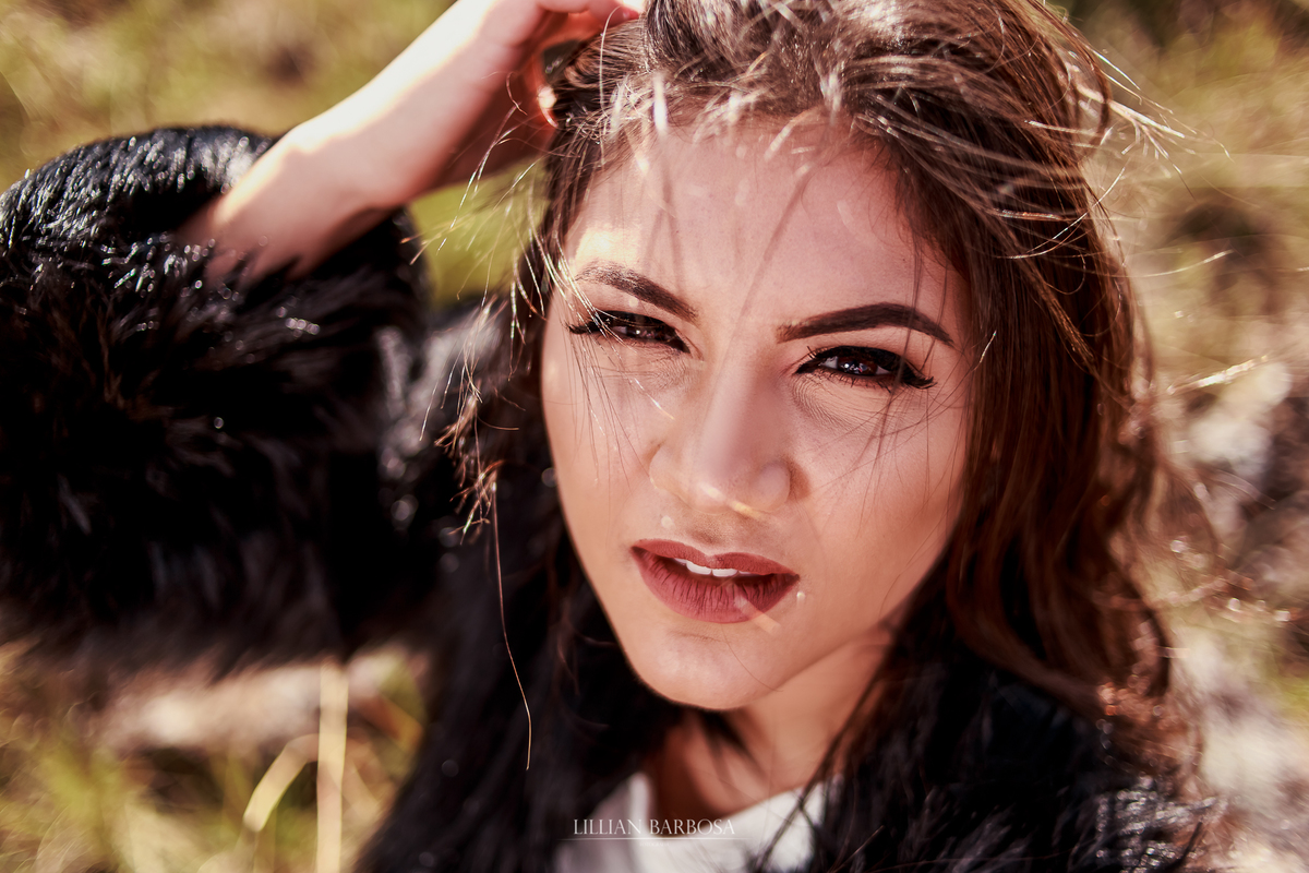 Ensaio de 15 anos externo na serra do Rio do rastro, Santa Catarina, dia de sol, balão de coração, Lillian Barbosa Fotografia.