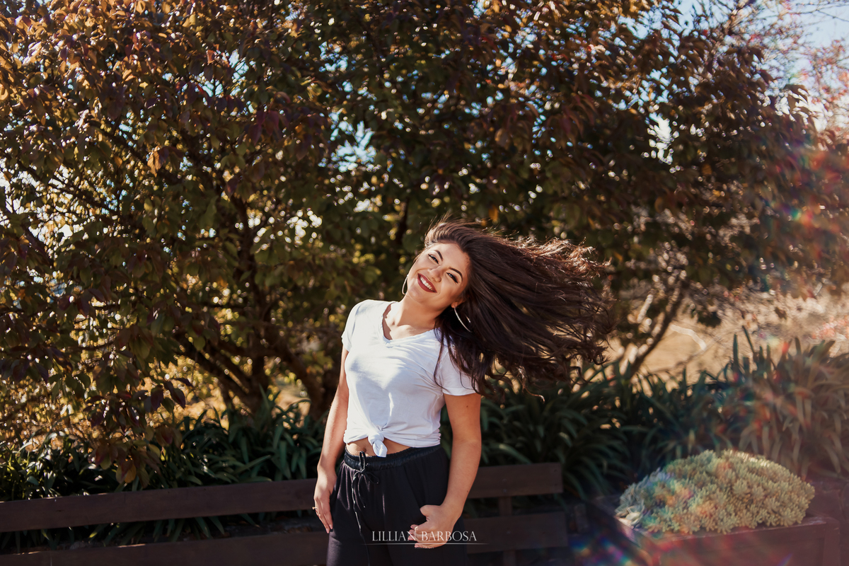 Ensaio de 15 anos externo na serra do Rio do rastro, Santa Catarina, dia de sol, balão de coração, Lillian Barbosa Fotografia.