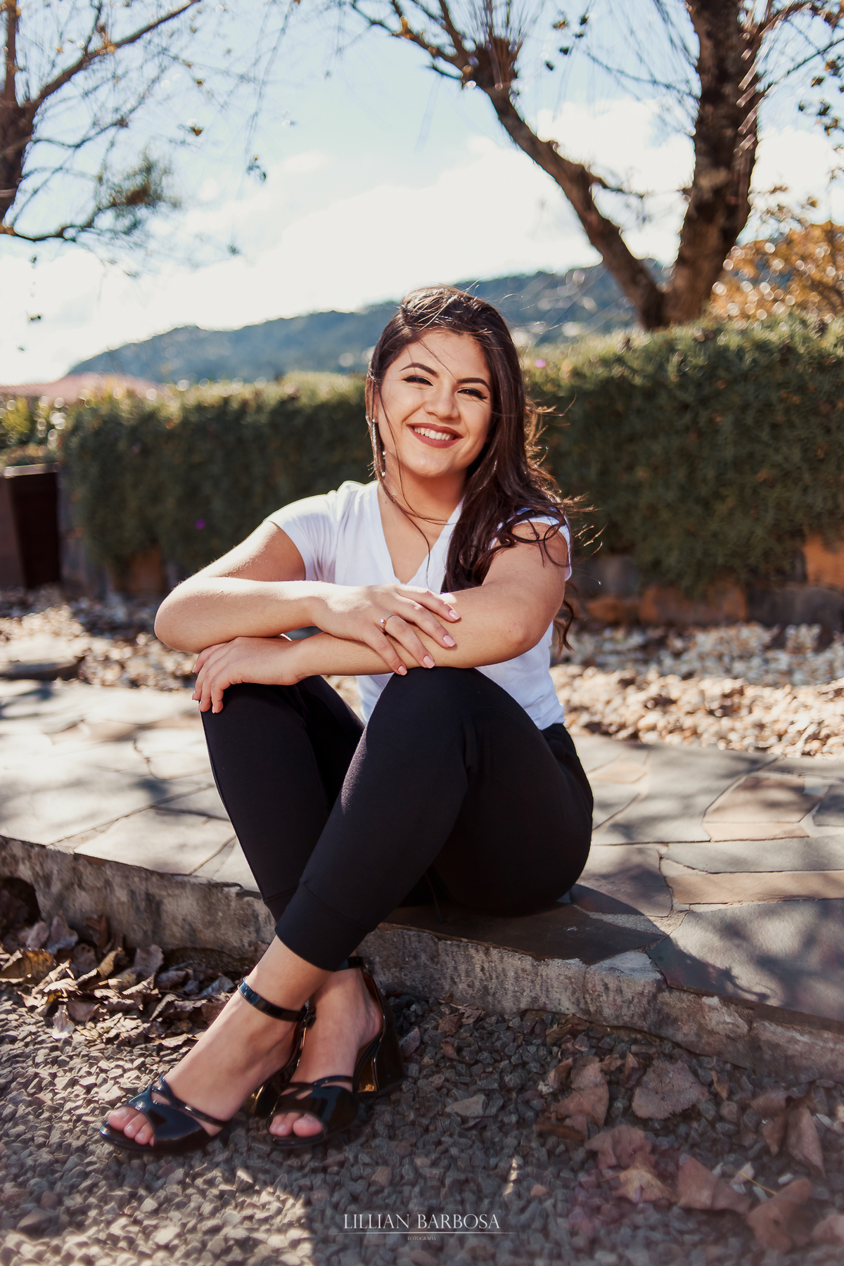 Ensaio de 15 anos externo na serra do Rio do rastro, Santa Catarina, dia de sol, balão de coração, Lillian Barbosa Fotografia.