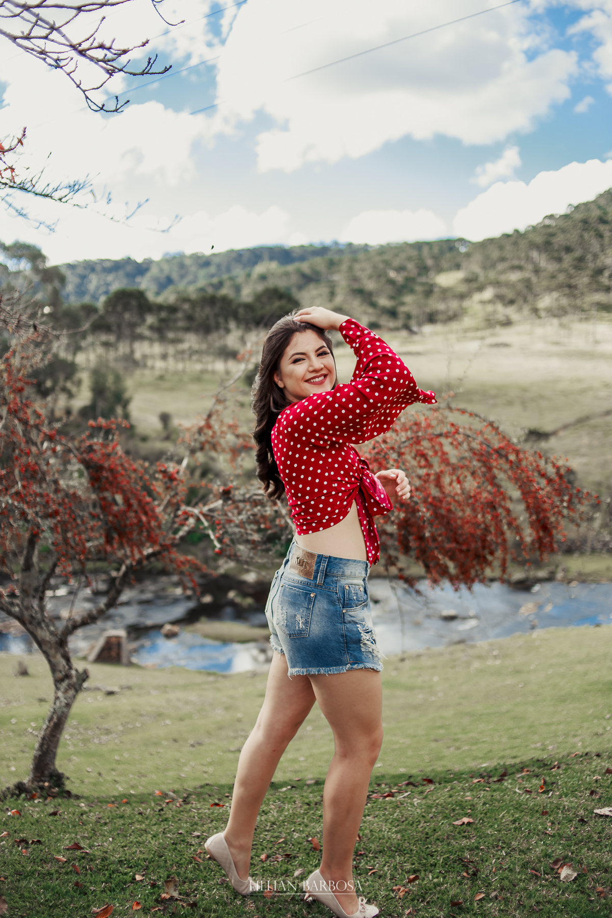 Ensaio de 15 anos externo na serra do Rio do rastro, Santa Catarina, pinup, flores Lillian Barbosa Fotografia.