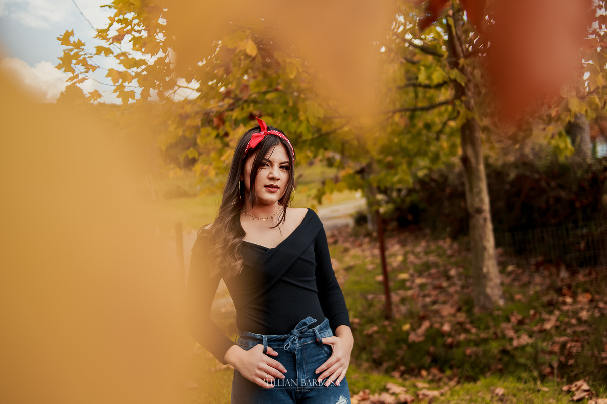 Ensaio de 15 anos externo na serra do Rio do rastro, Santa Catarina, pinup, flores Lillian Barbosa Fotografia.