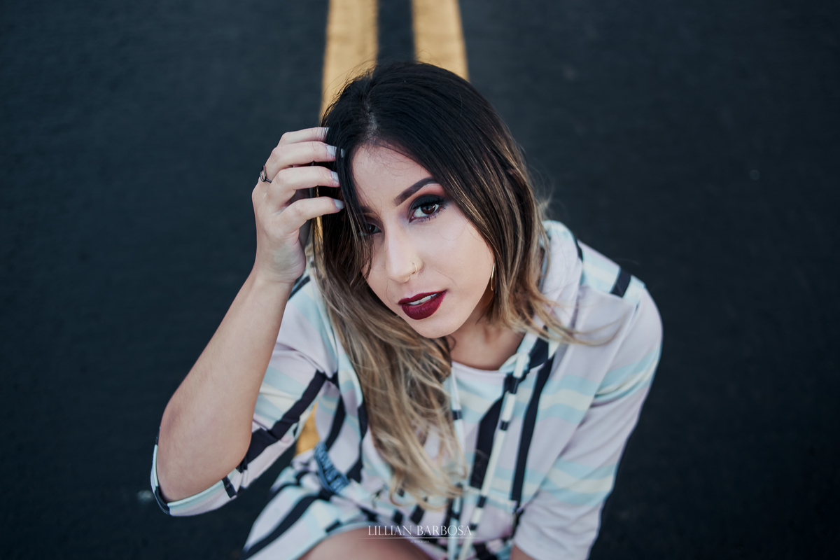 ensaio feminino na serra do rio do rastro,  lauro muller estilo tumblr no meio da estrada bom jardim da serra