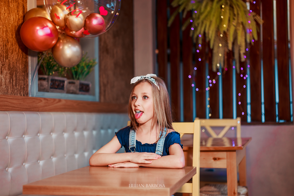 ensaio fotografico de 9 anos de menina - julia fez nove anos com book em lauro muller fotografa lillian barbosa fotos em sorveteria
