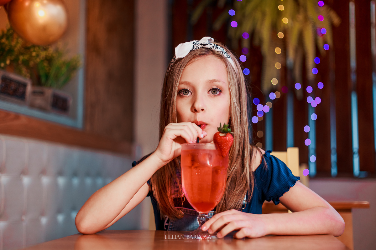 ensaio fotografico de 9 anos de menina - julia fez nove anos com book em lauro muller fotografa lillian barbosa fotos em sorveteria