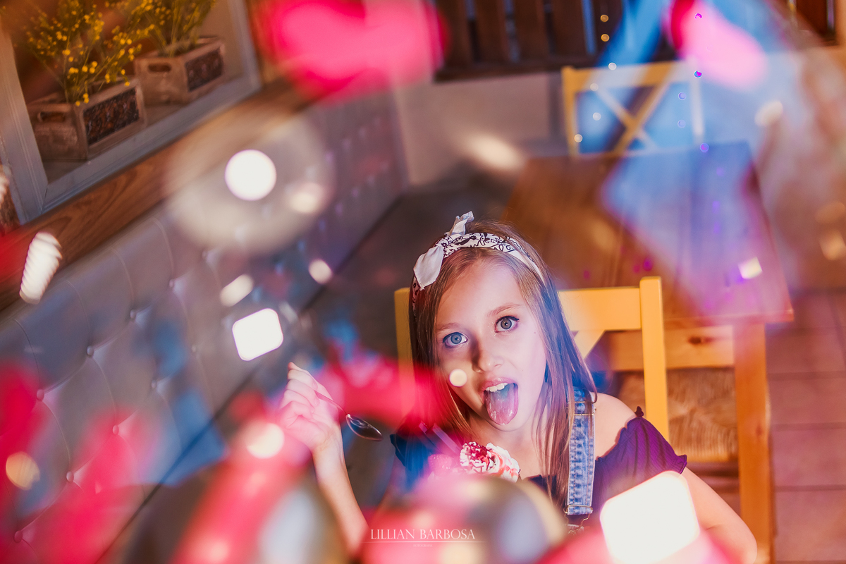 ensaio fotografico de 9 anos de menina - julia fez nove anos com book em lauro muller fotografa lillian barbosa fotos em sorveteria