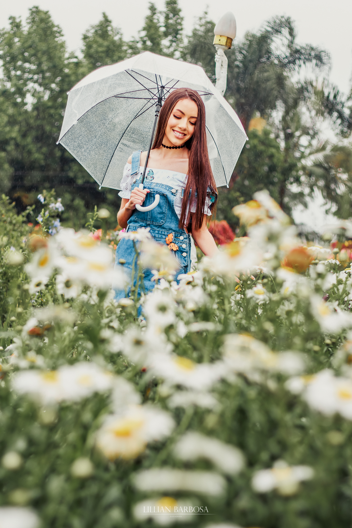 fotógrafa-lillian-barbosa-book-15-anos-com-chuva-jardim-secreto-castelo-belvedere-treze-de-maio-sc-1