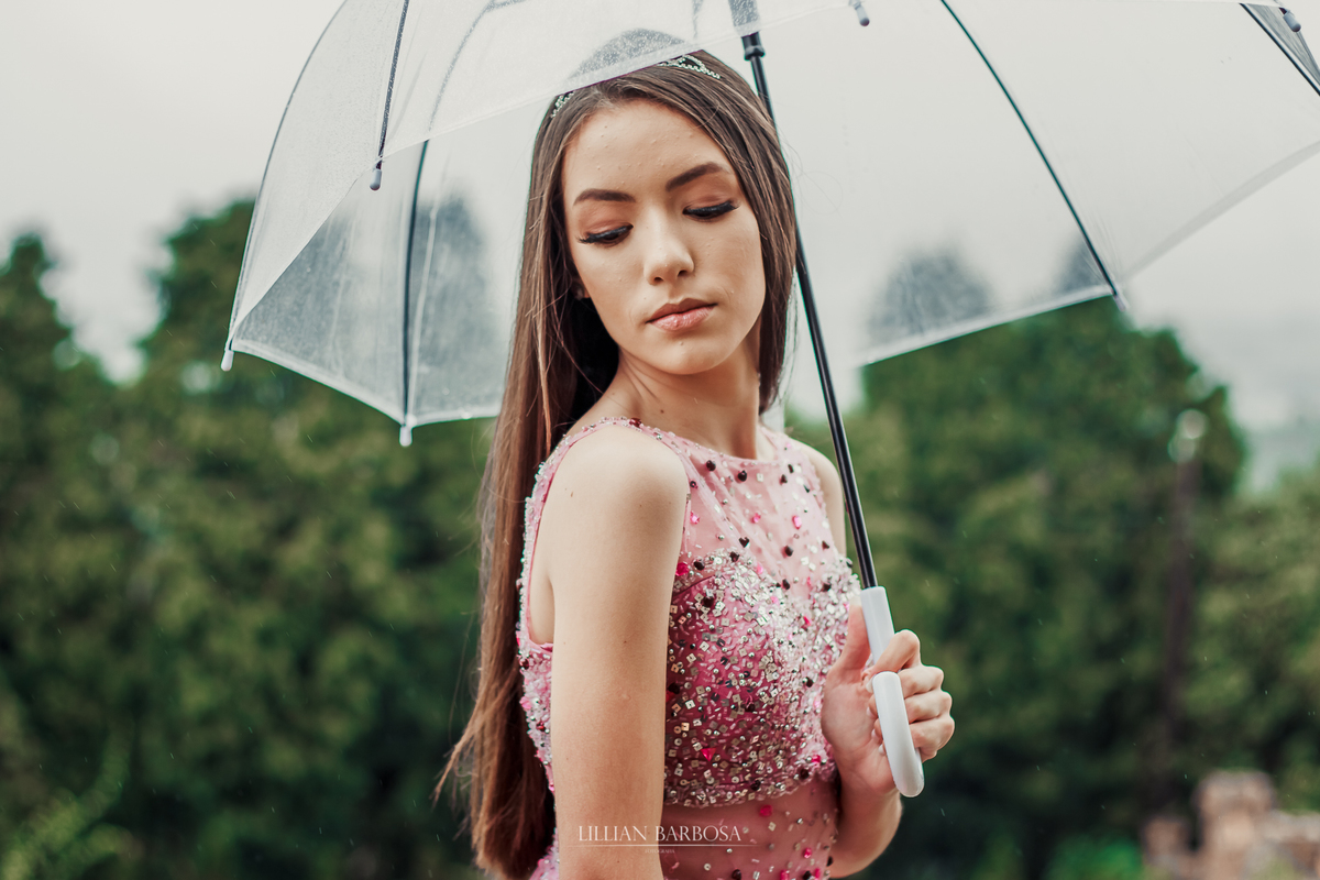 fotógrafa-lillian-barbosa-book-15-anos-com-chuva-castelo-belvedere-treze-de-maio-sc-1