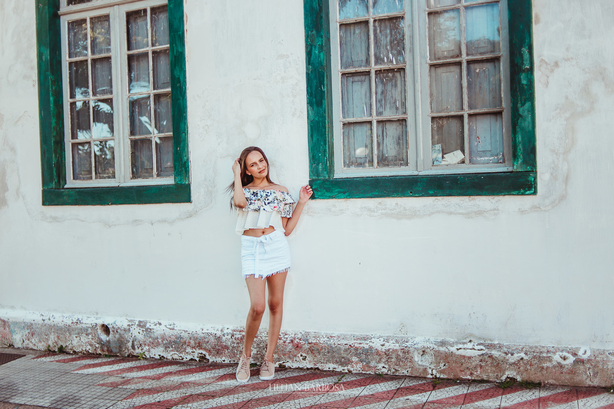 lillian-barbosa-fotografa-fotografo-de-lauro-muller-book-de-anos-em -laguna-santa-catarina-pamela-ensaio-de-quinze-anos -centro-histórico-laguna