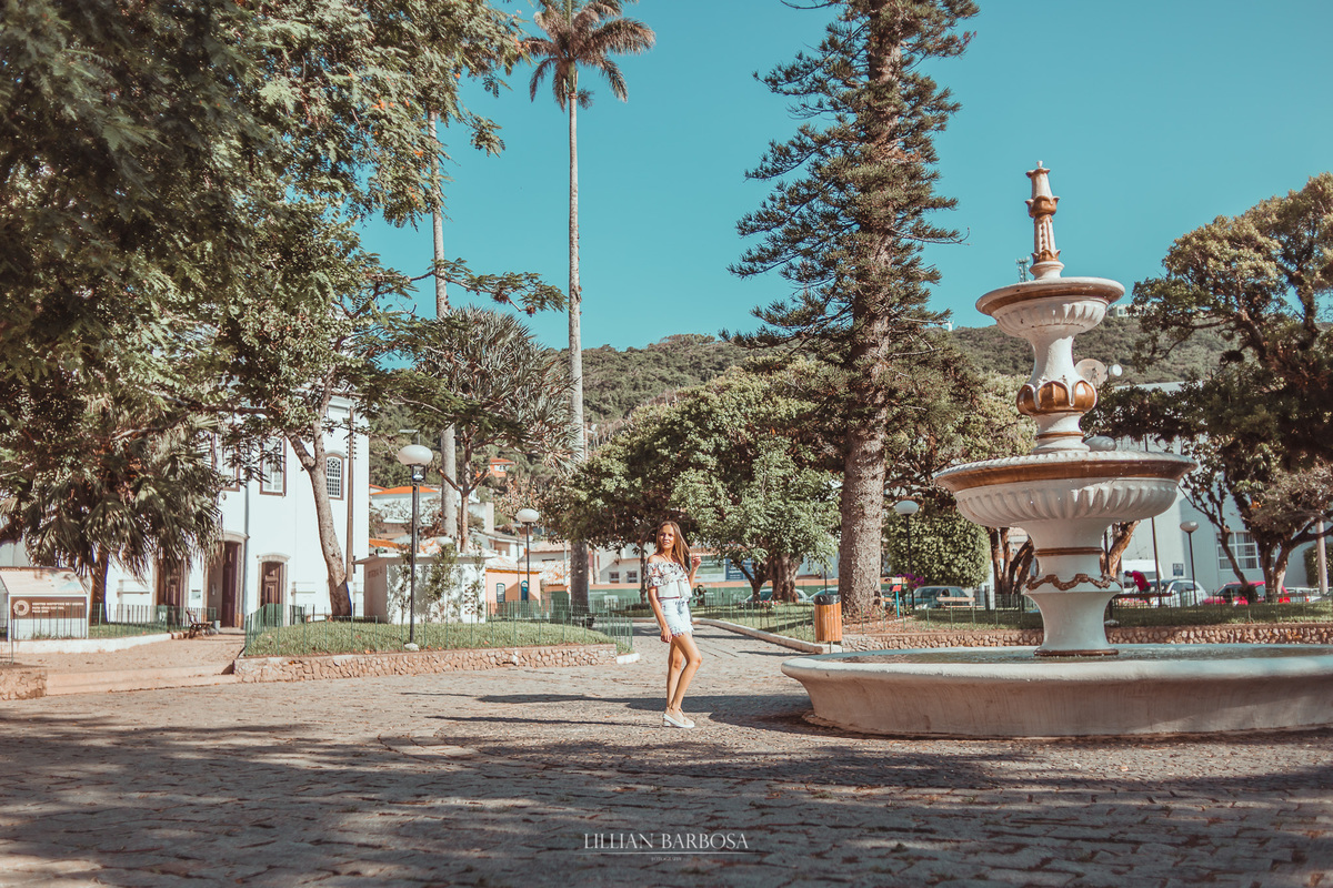lillian-barbosa-fotografa-fotografo-de-lauro-muller-book-de-anos-em -laguna-santa-catarina-pamela-ensaio-de-quinze-anos -centro-histórico-laguna
