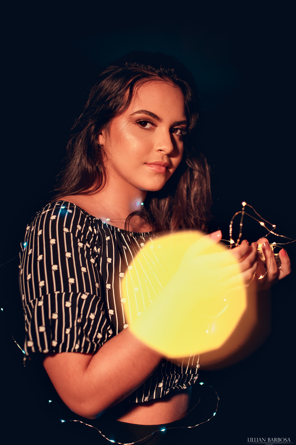 ensaio de 15 anos com vestido de princesa rosa em lauro muller, fotografa Lillian barbosa, book de 15 anos em Lauro Muller Santa Catarina, fotos com sombrinha, fotos com luz de led, fotos com luizinhas, fotos noturnas