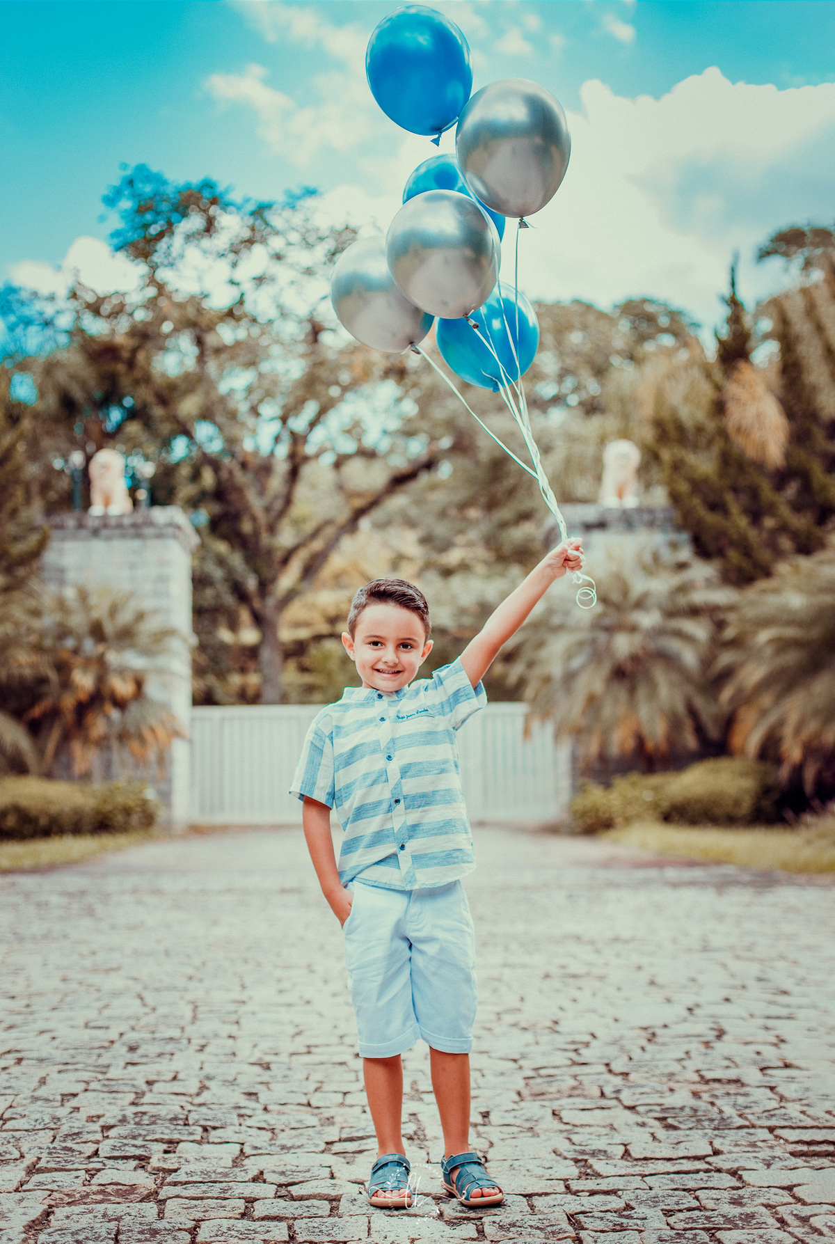 Lorenzo vai fazer 2!!

Em uma manhã com tempo agradável, em um lugar bem verde com vista para a Serra do Rio do Rastro foi cenário para as fotos  desse príncipe, que além de muito fofo, tem uma energia para correr, ele não parou um segundo, o que foi dema