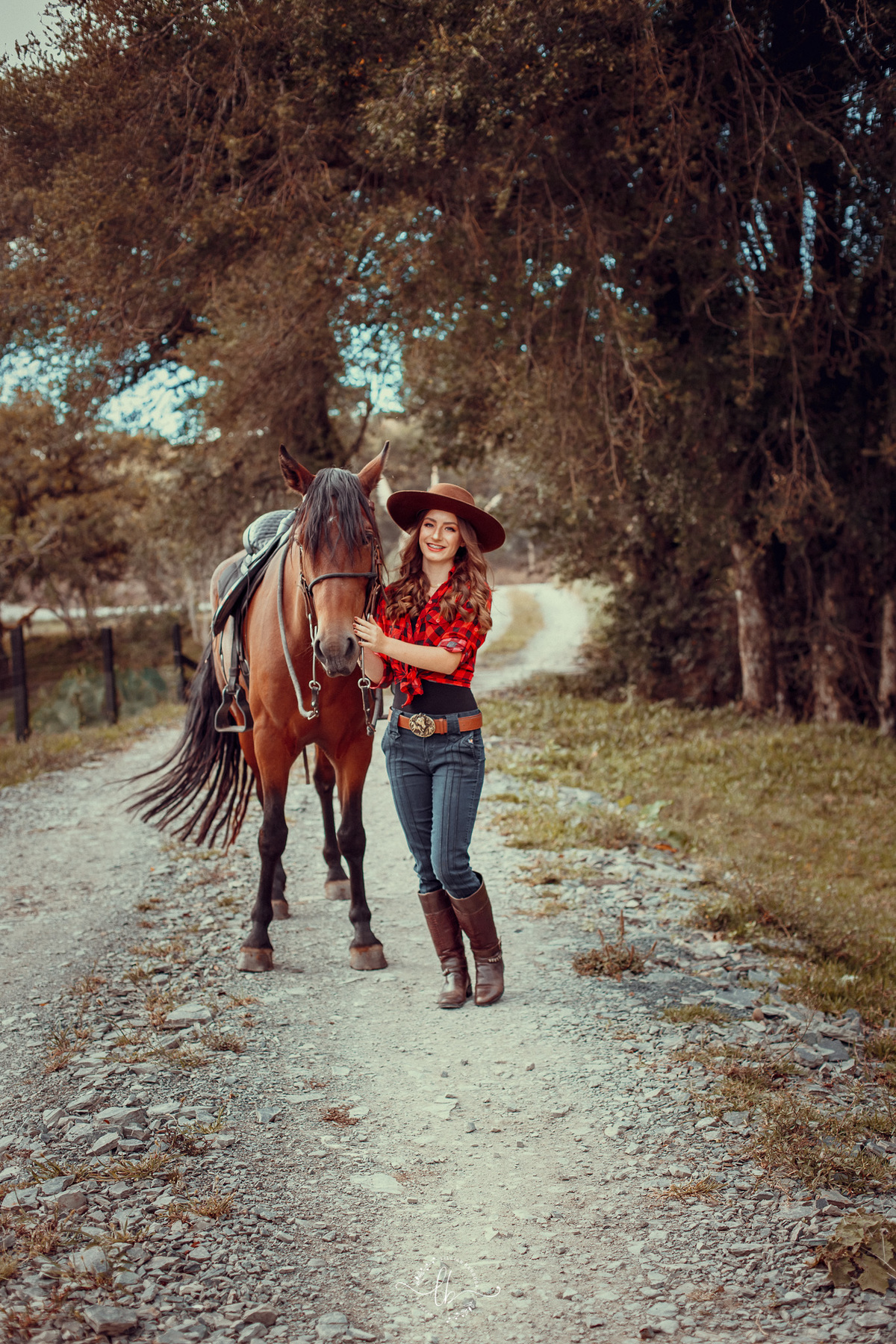 ensaio de 15 anos com cavalo em Urubici, SC, Brasil, Serra do Corvo Branco, fotografa Lillian Barbosa