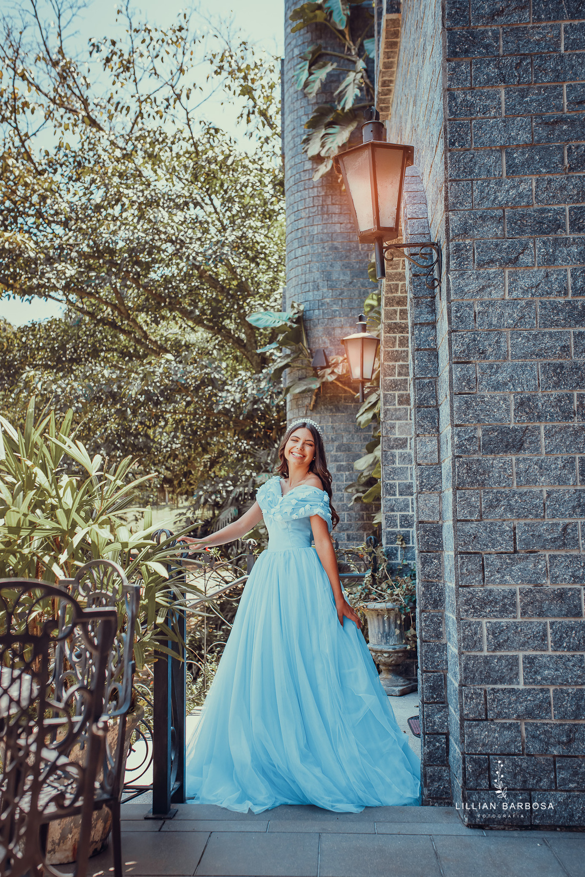 ensaio-de-15-anos-book-de-15-anos-castelo-britanico-castelo-em-cocal-do-sul-castelo-em-santa-catarina-vestido-azul-fotografos-de-santa-catarina-fotografa-de-santa-catarina-fotografos-de-lauro-muller-fotografa-de-lauro-muller-fotografos-de-15-anos