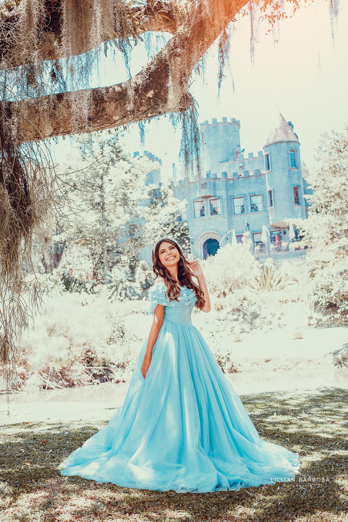 ensaio-de-15-anos-book-de-15-anos-castelo-britanico-castelo-em-cocal-do-sul-castelo-em-santa-catarina-vestido-azul-fotografos-de-santa-catarina-fotografa-de-santa-catarina-fotografos-de-lauro-muller-fotografa-de-lauro-muller-fotografos-de-15-anos