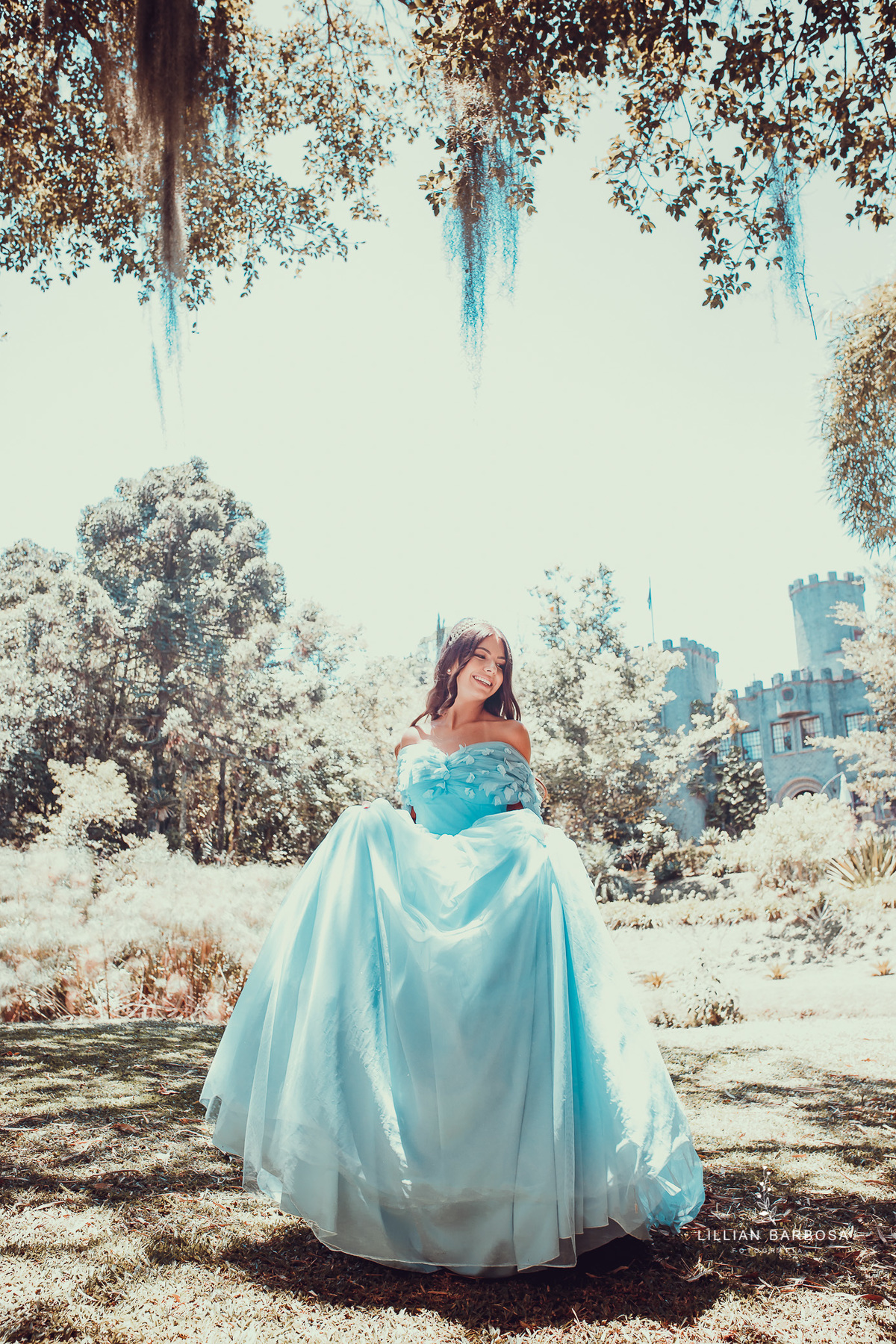ensaio-de-15-anos-book-de-15-anos-castelo-britanico-castelo-em-cocal-do-sul-castelo-em-santa-catarina-vestido-azul-fotografos-de-santa-catarina-fotografa-de-santa-catarina-fotografos-de-lauro-muller-fotografa-de-lauro-muller-fotografos-de-15-anos