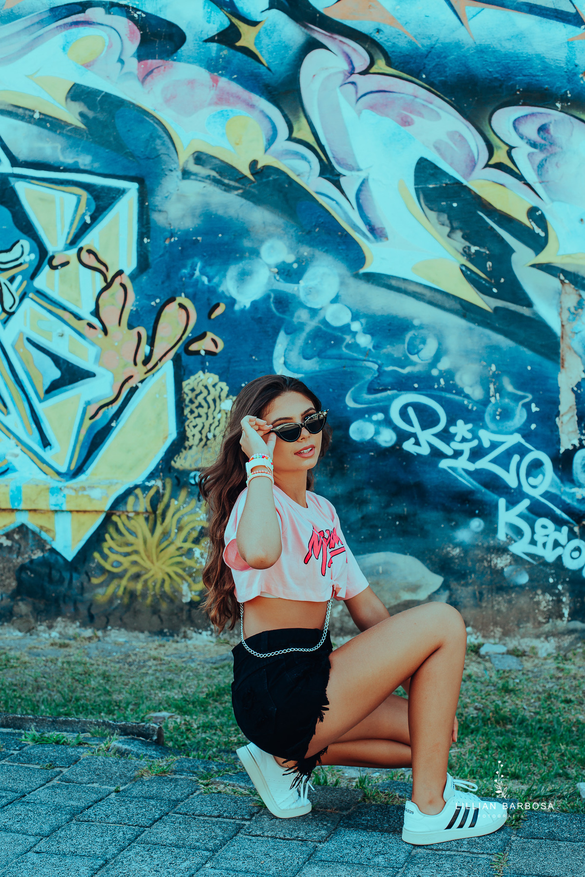 ensaio-de-15-anos-book-de-15-anos-laguna-cropped-branco-shorts-preto-fotografos-de-santa-catarina-fotografa-de-santa-catarina-fotografos-de-lauro-muller-fotografa-de-lauro-muller-fotografos-de-15-anos