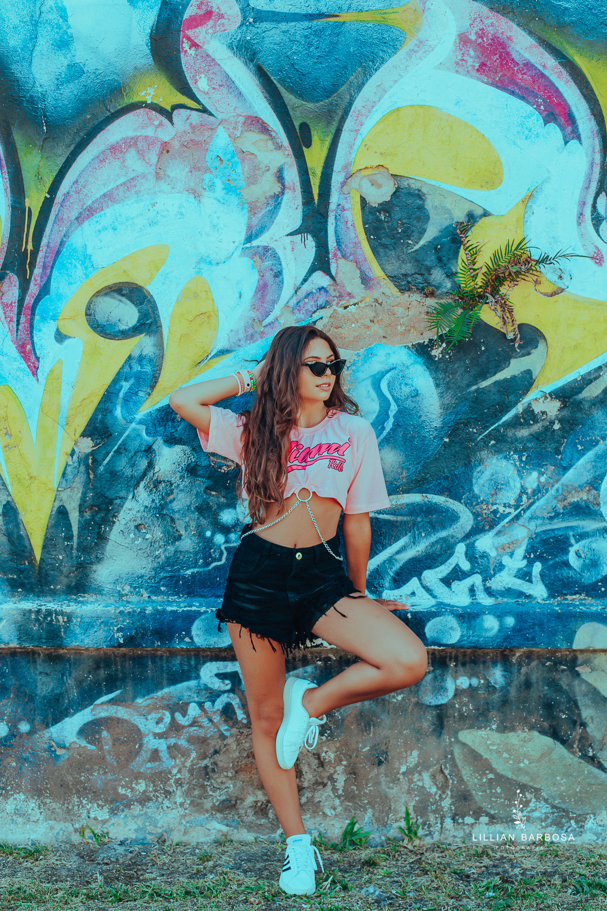 ensaio-de-15-anos-book-de-15-anos-laguna-cropped-branco-shorts-preto-fotografos-de-santa-catarina-fotografa-de-santa-catarina-fotografos-de-lauro-muller-fotografa-de-lauro-muller-fotografos-de-15-anos