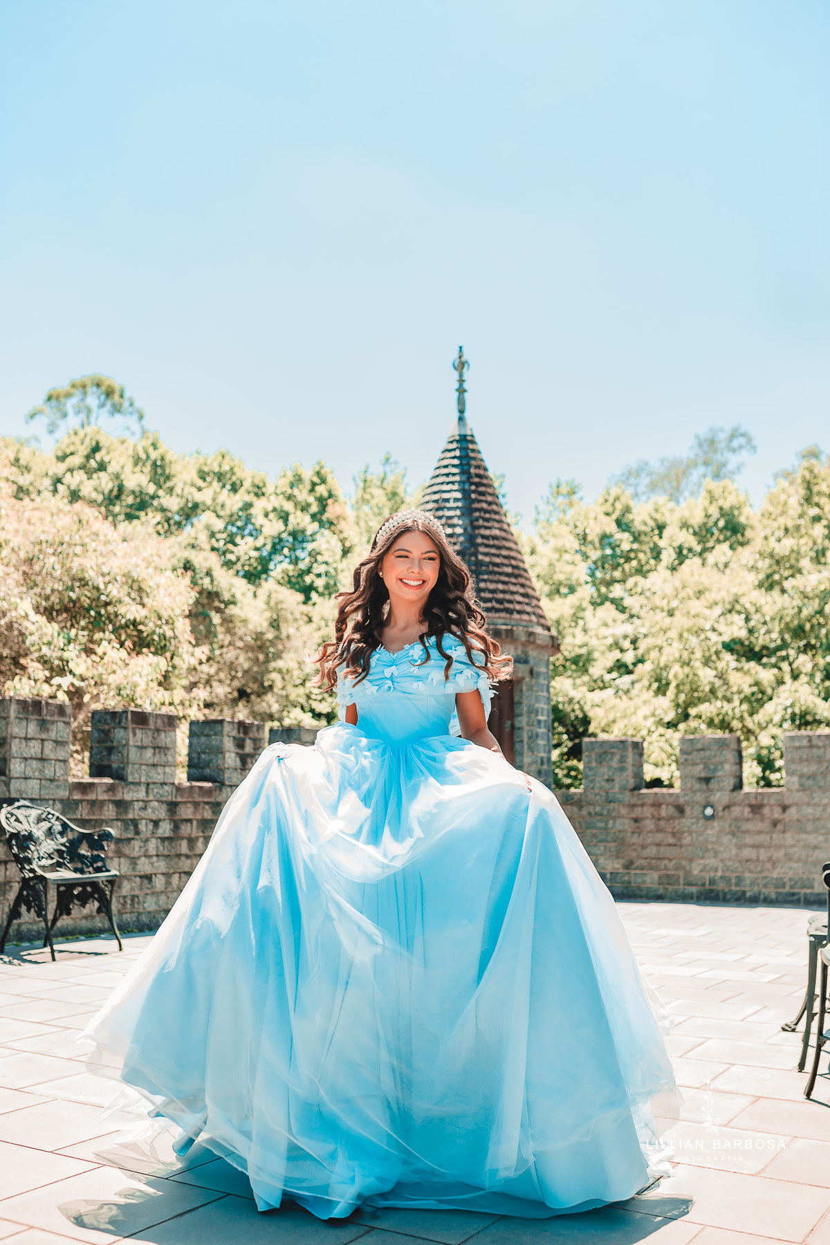 ensaio-de-15-anos-book-de-15-anos-castelo-britanico-castelo-em-cocal-do-sul-castelo-em-santa-catarina-vestido-azul-fotografos-de-santa-catarina-fotografa-de-santa-catarina-fotografos-de-lauro-muller-fotografa-de-lauro-muller-fotografos-de-15-anos