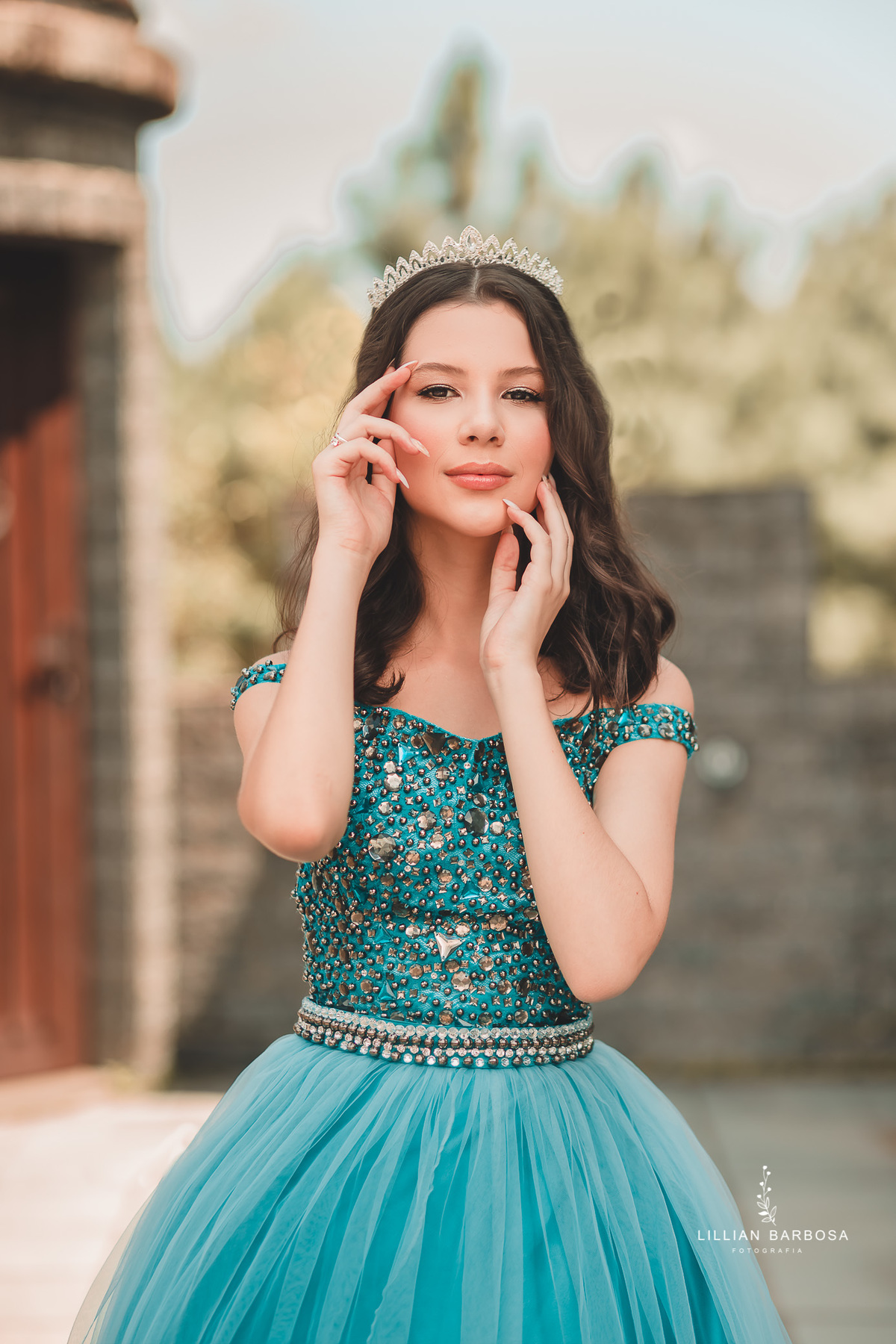 castelo-britanico-castelo-em-cocal-do-sul-castelo-em-santa-catarina-ensaio-de-15-anos-book-de-15-anos-vestido-azul-fotógrafa-de-santa-catarina-fotógrafos-de-santa-catarina-fotógrafa-de-lauro-muller-fotógrafos-de-lauro-muller-fotógrafa-de-15-anos