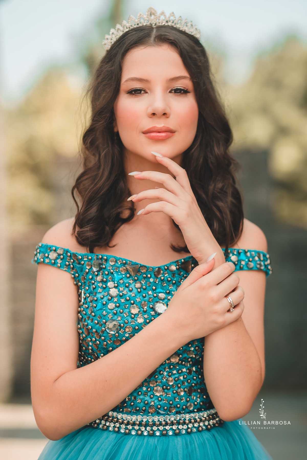 castelo-britanico-castelo-em-cocal-do-sul-castelo-em-santa-catarina-ensaio-de-15-anos-book-de-15-anos-vestido-azul-fotógrafa-de-santa-catarina-fotógrafos-de-santa-catarina-fotógrafa-de-lauro-muller-fotógrafos-de-lauro-muller-fotógrafa-de-15-anos